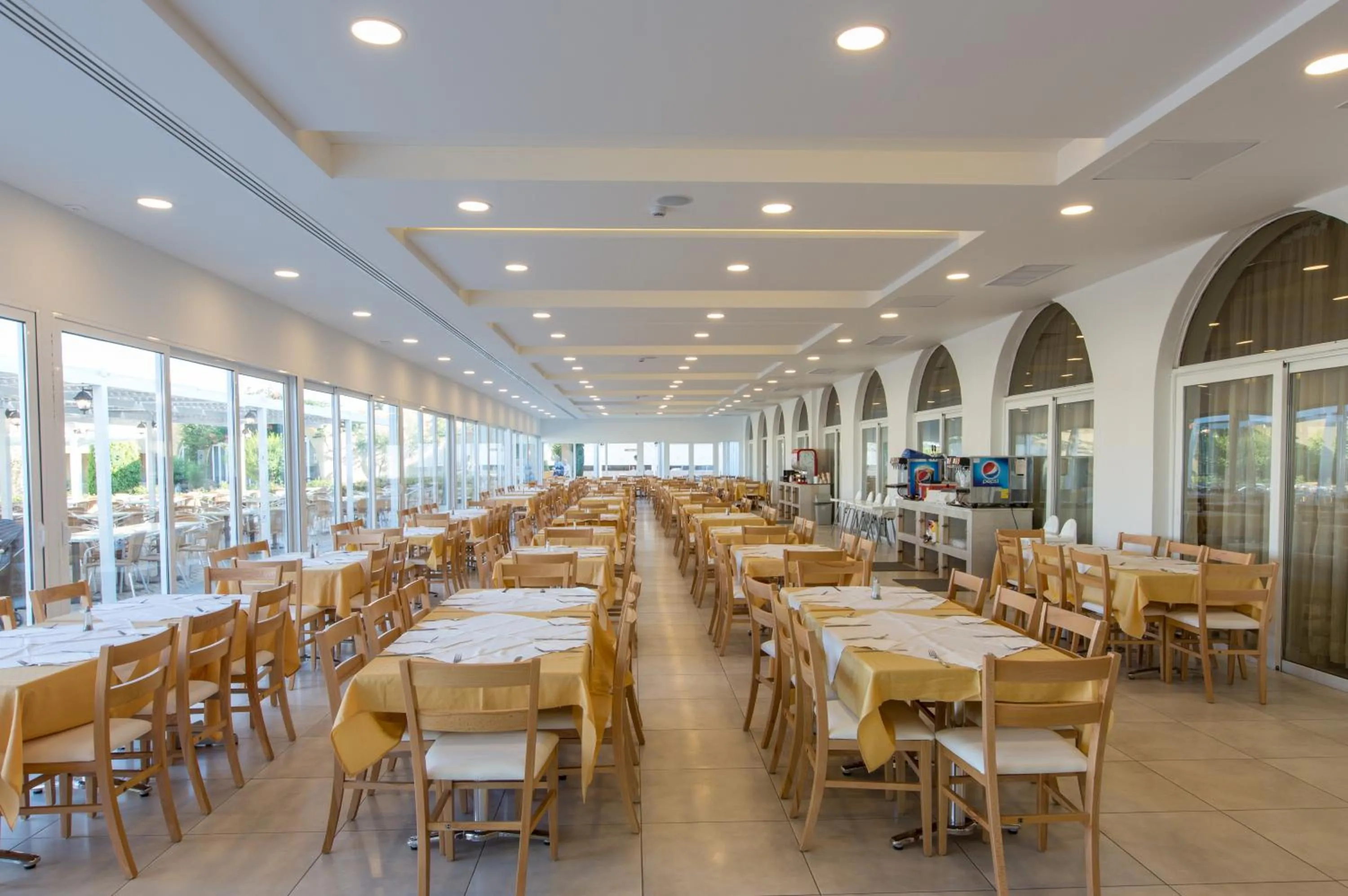 Restaurant/places to eat in Sun Palace Hotel