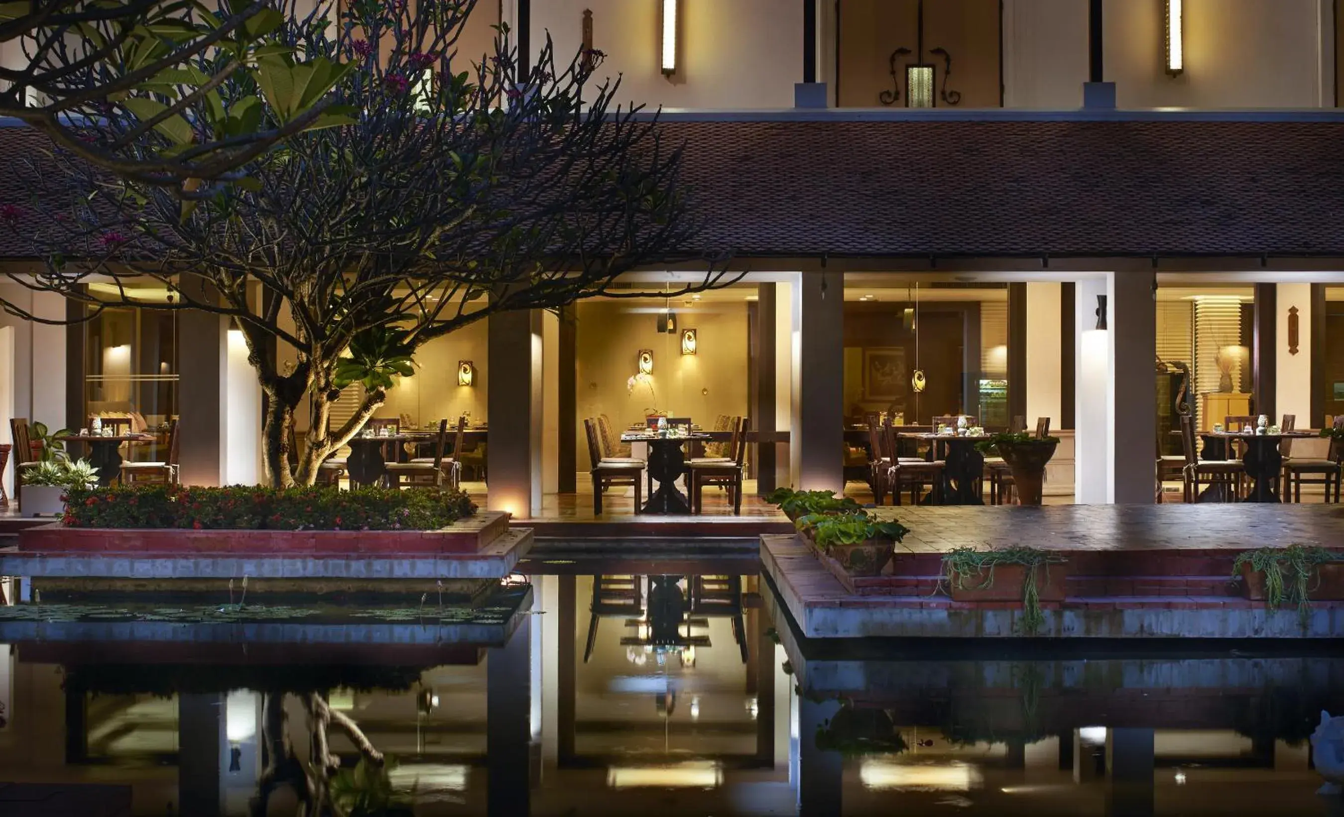 Restaurant/places to eat in Sukhothai Heritage Resort Restaurant/places to eat in Sukhothai Heritage Resort