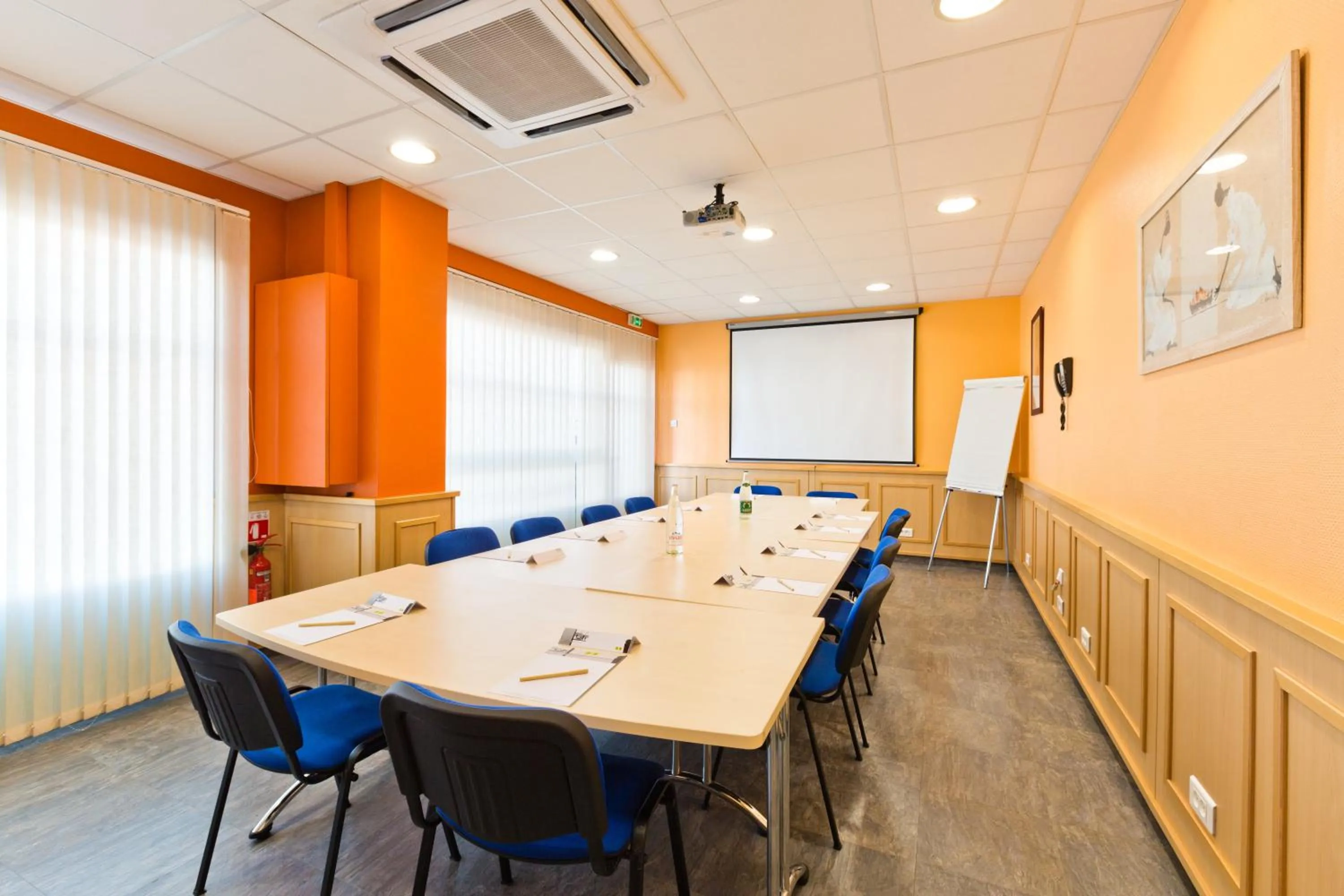 Area and facilities in Logis Hôtel Restaurant Bellevue Annecy