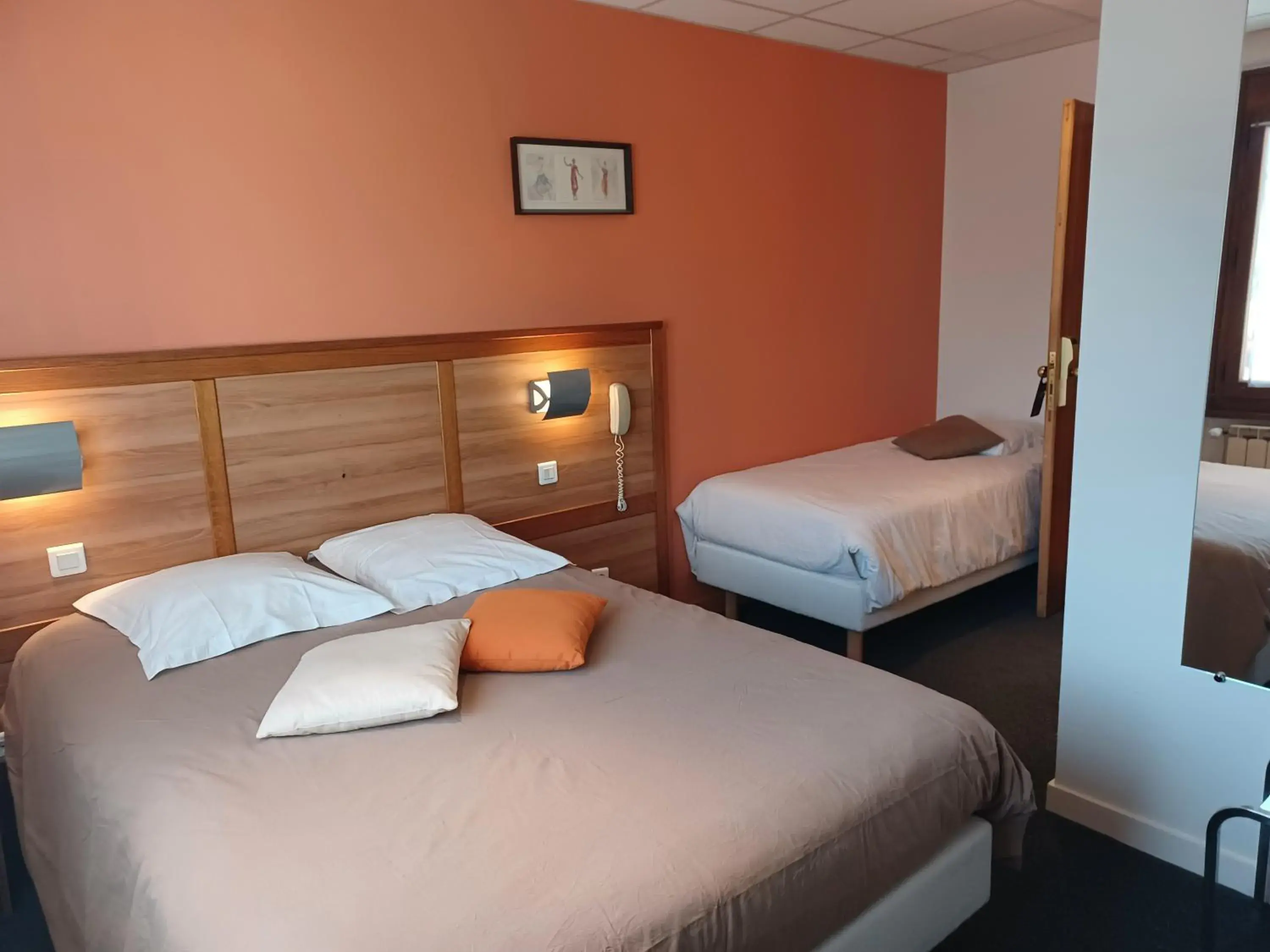 Bedroom, Bed in Logis Hôtel Restaurant Bellevue Annecy Bedroom, Bed in Logis Hôtel Restaurant Bellevue Annecy