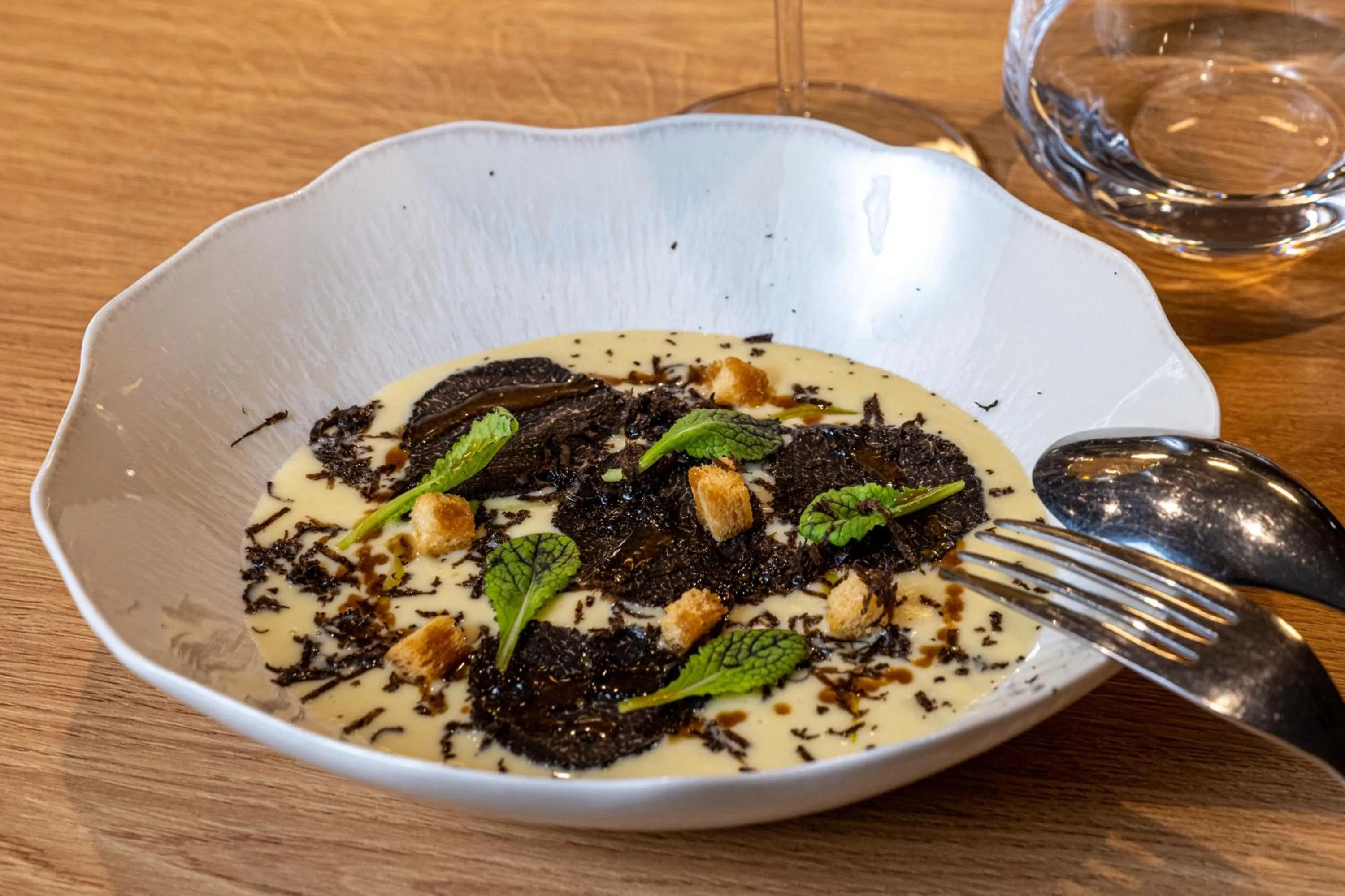 Restaurant/places to eat in Le Domaine Du Colombier