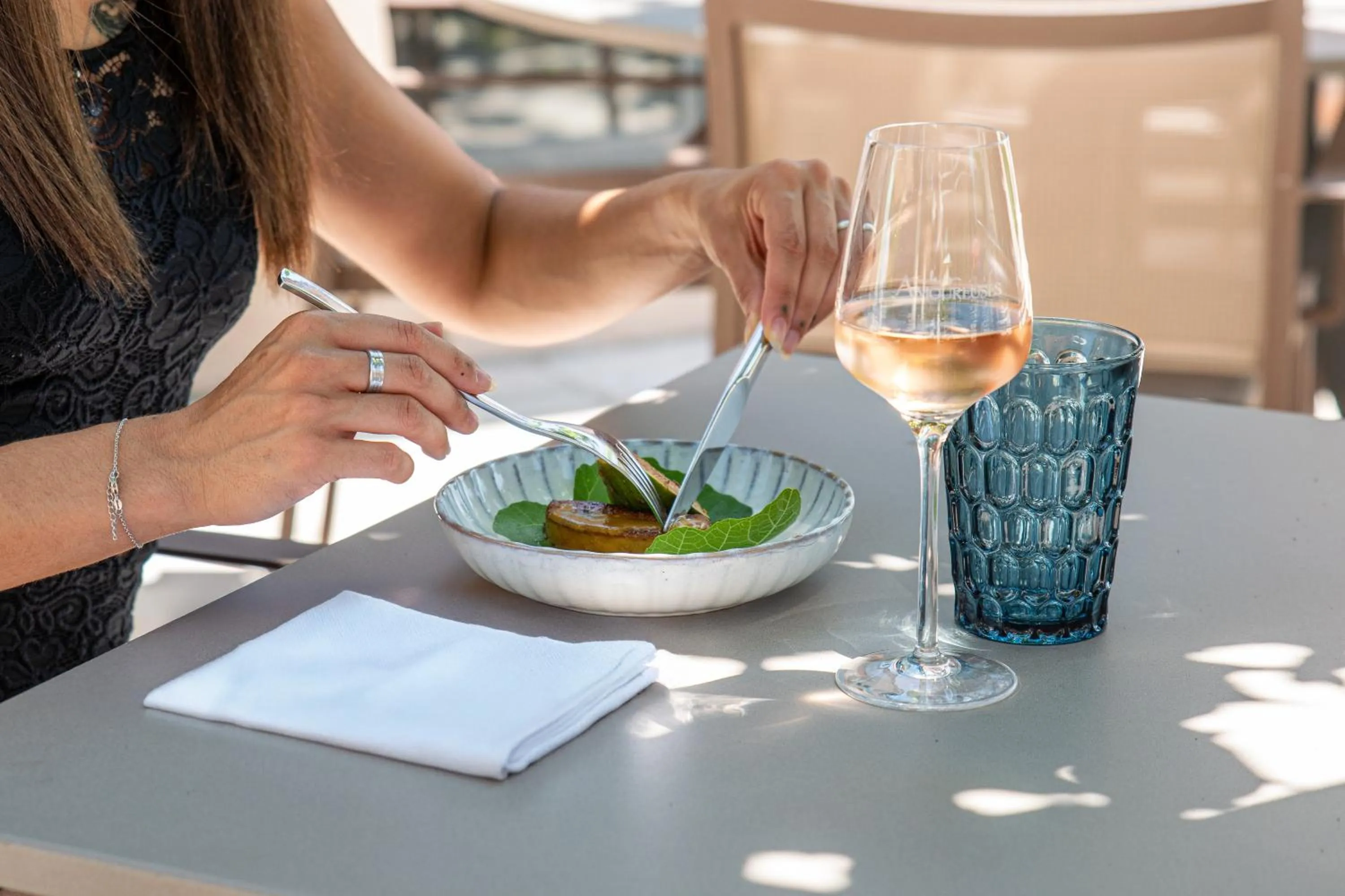 Restaurant/places to eat in Le Domaine Du Colombier