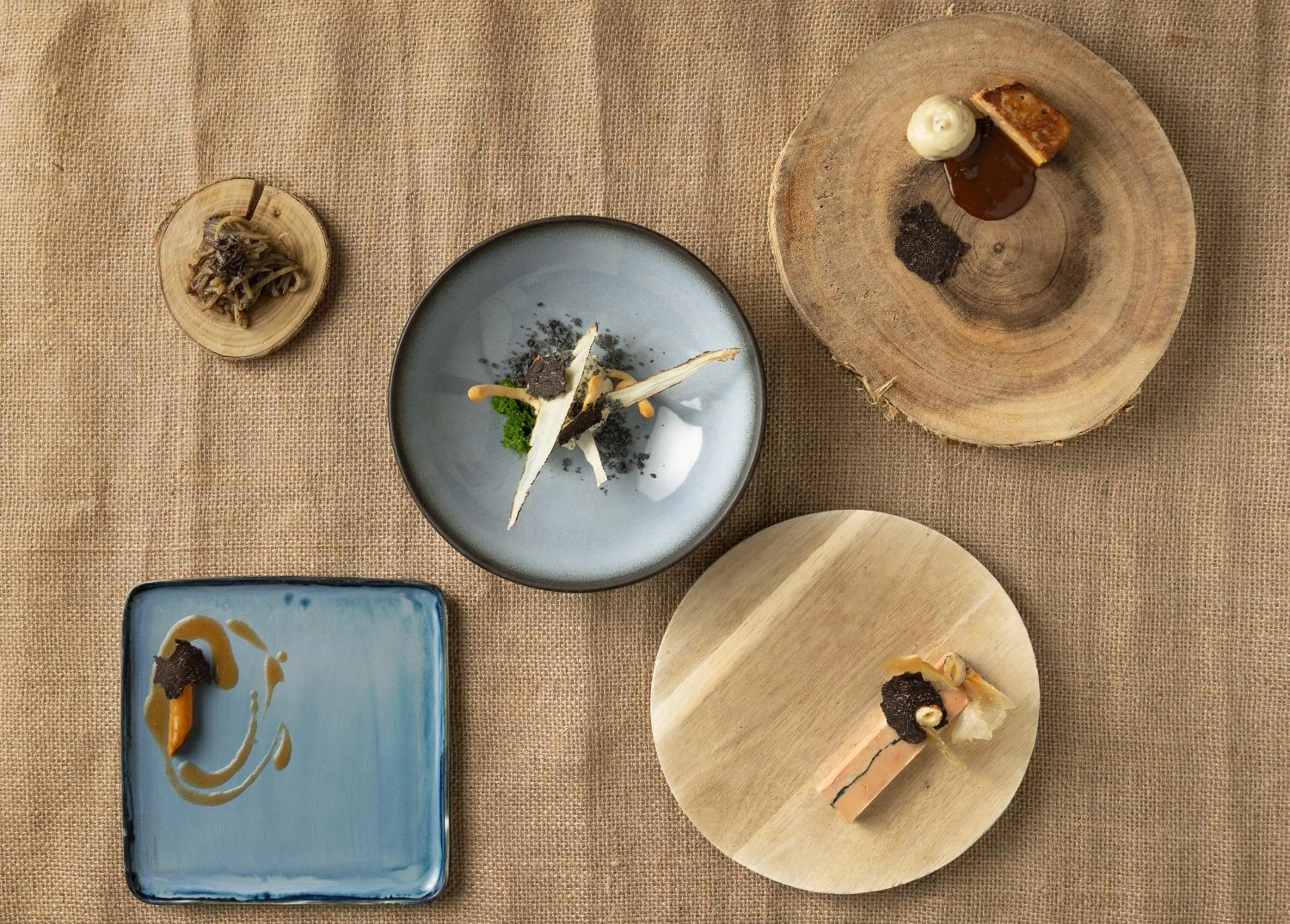 Restaurant/places to eat in Le Domaine Du Colombier