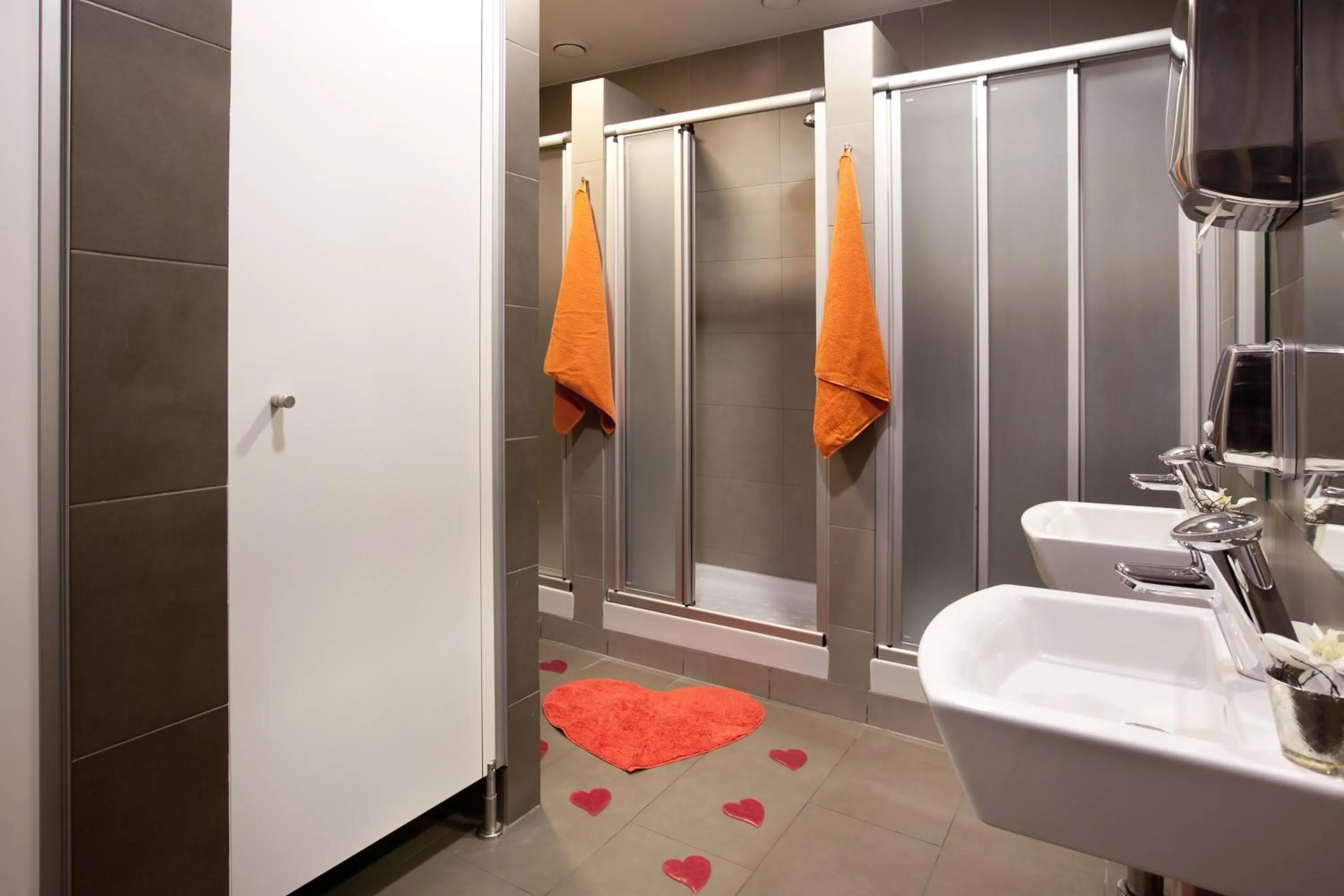 Shower in Hip Karma Hostel