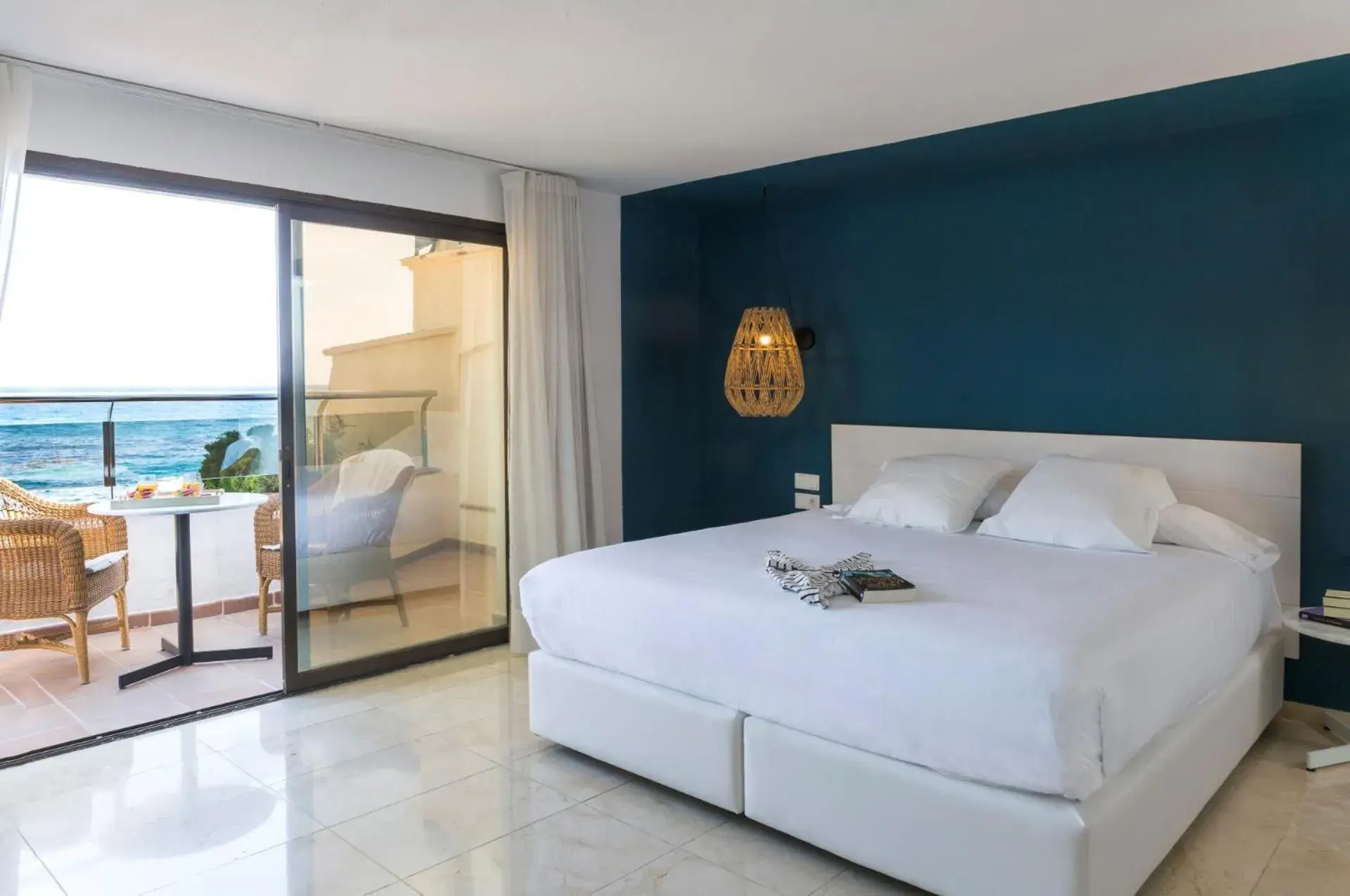 Suite with Sea View in Hotel Costa Brava Suite with Sea View in Hotel Costa Brava