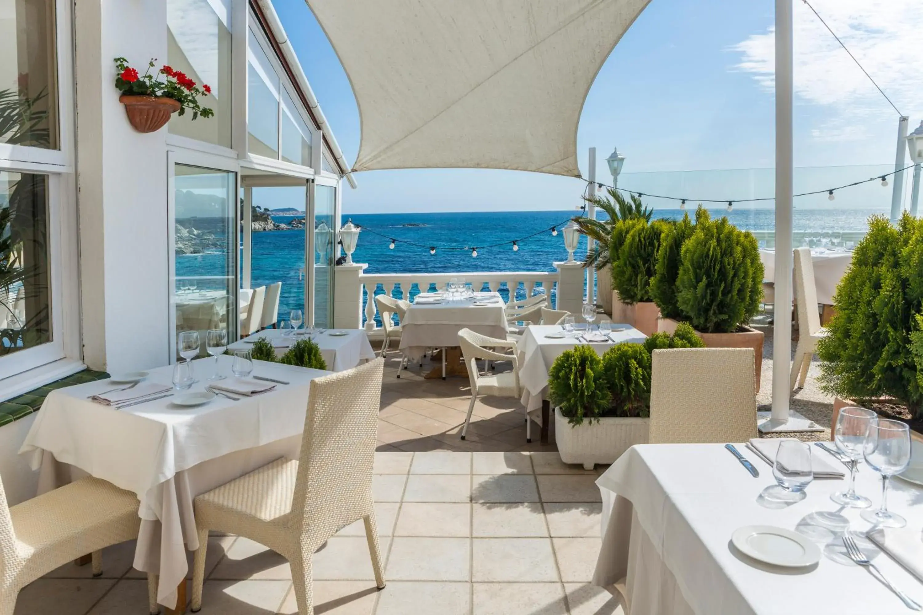 Restaurant/places to eat in Hotel Costa Brava Restaurant/places to eat in Hotel Costa Brava