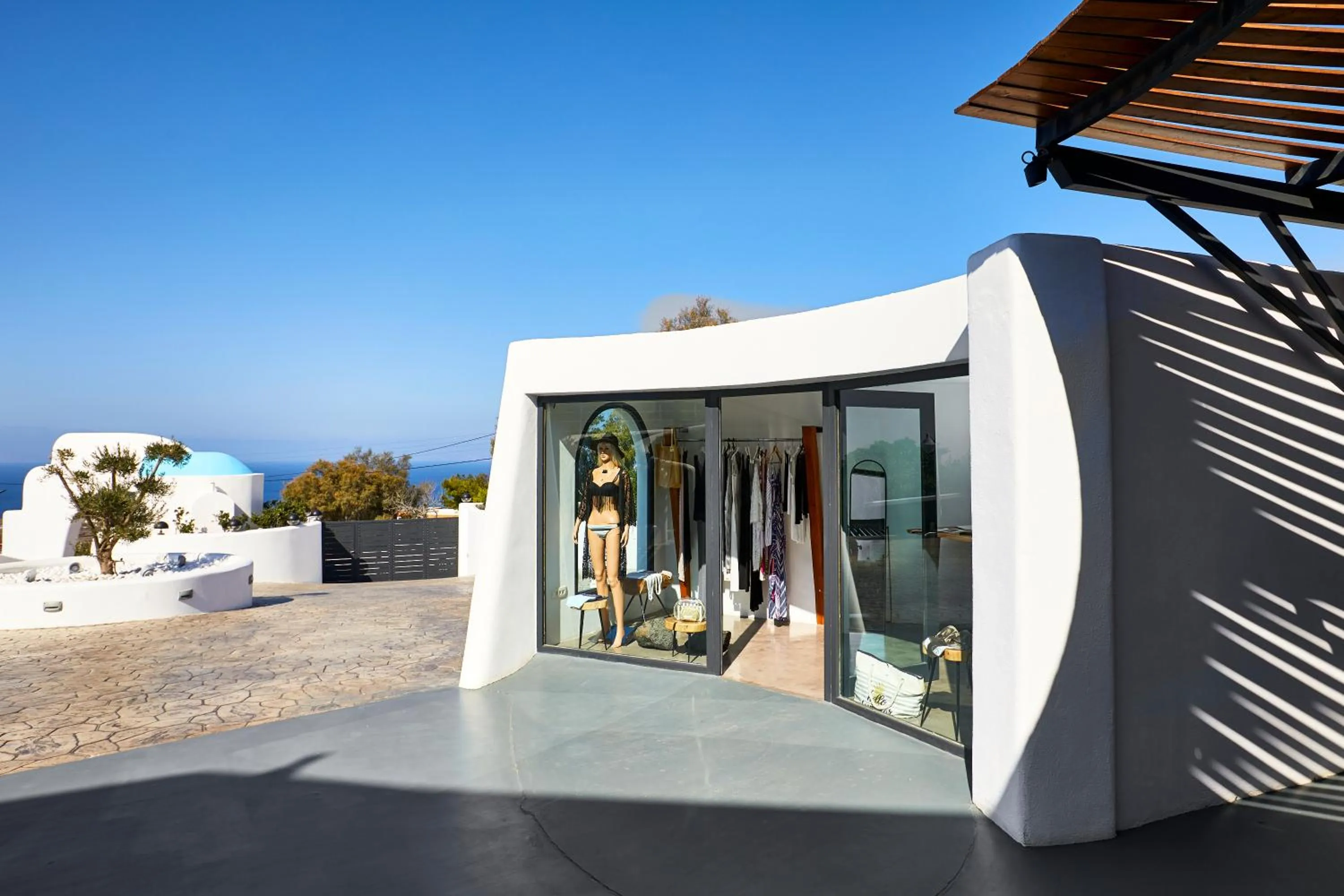 On-site shops in Oia Suites