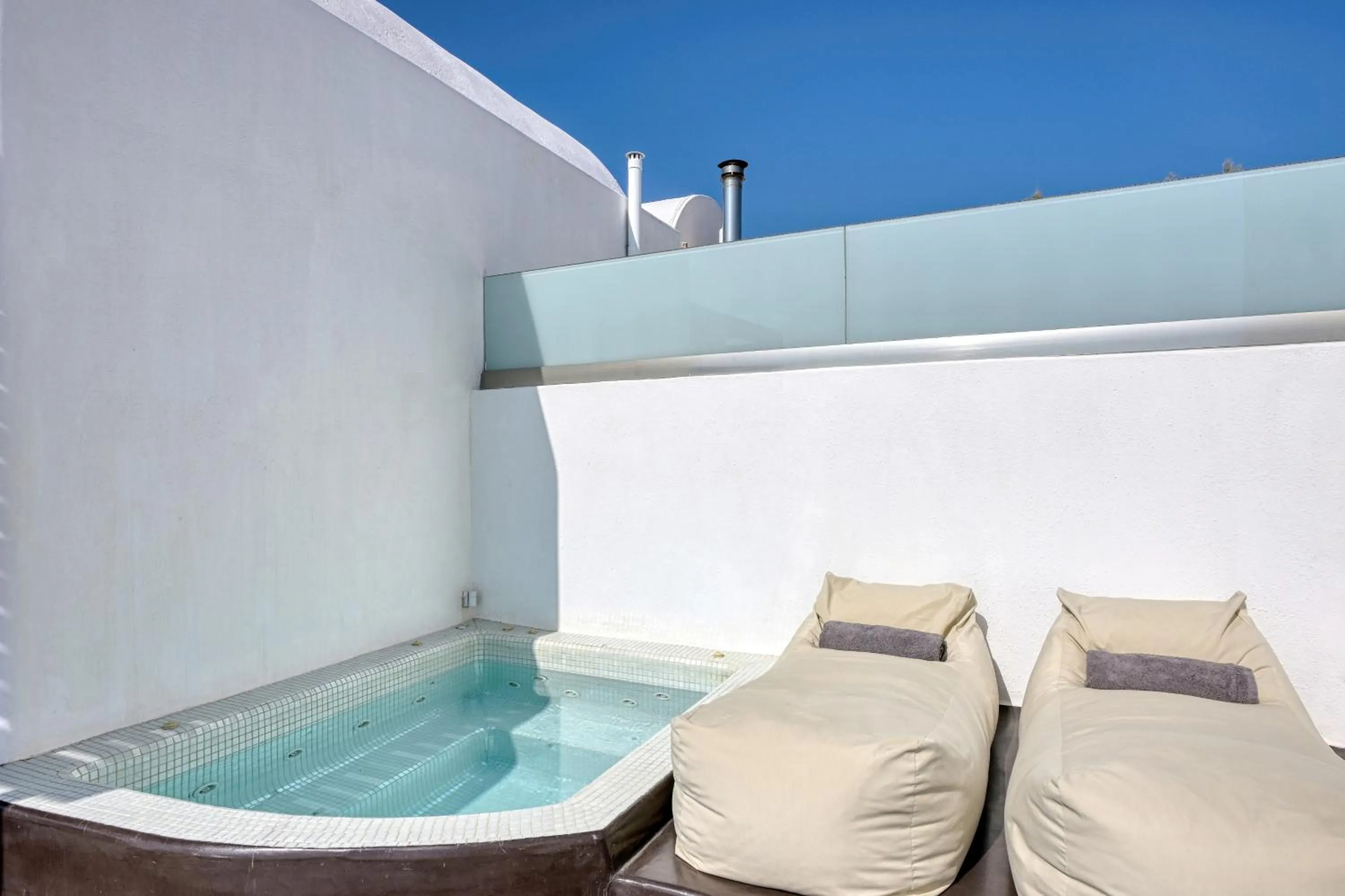 Hot Tub in Oia Suites