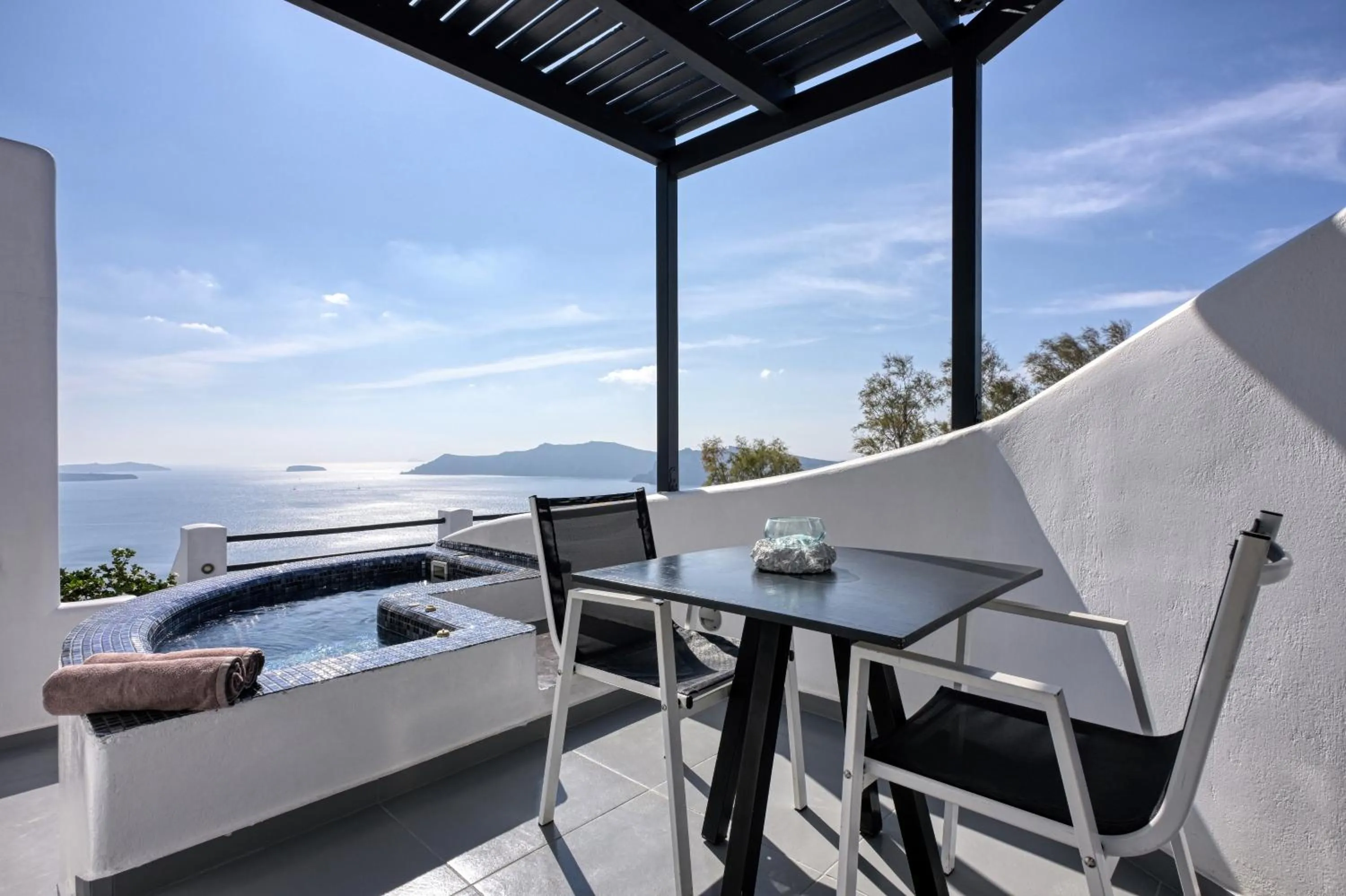 Hot Tub in Oia Suites