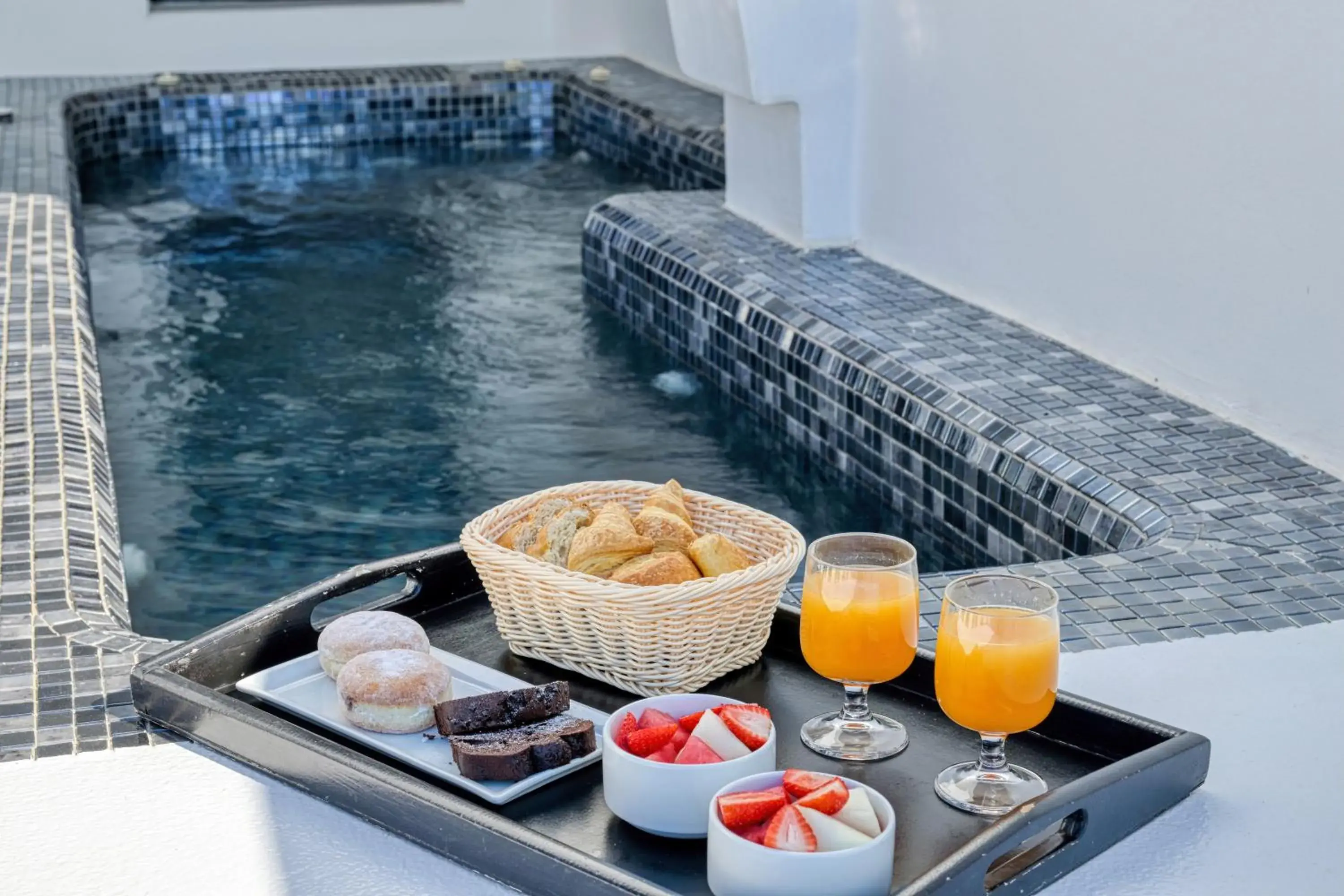Breakfast in Oia Suites Breakfast in Oia Suites