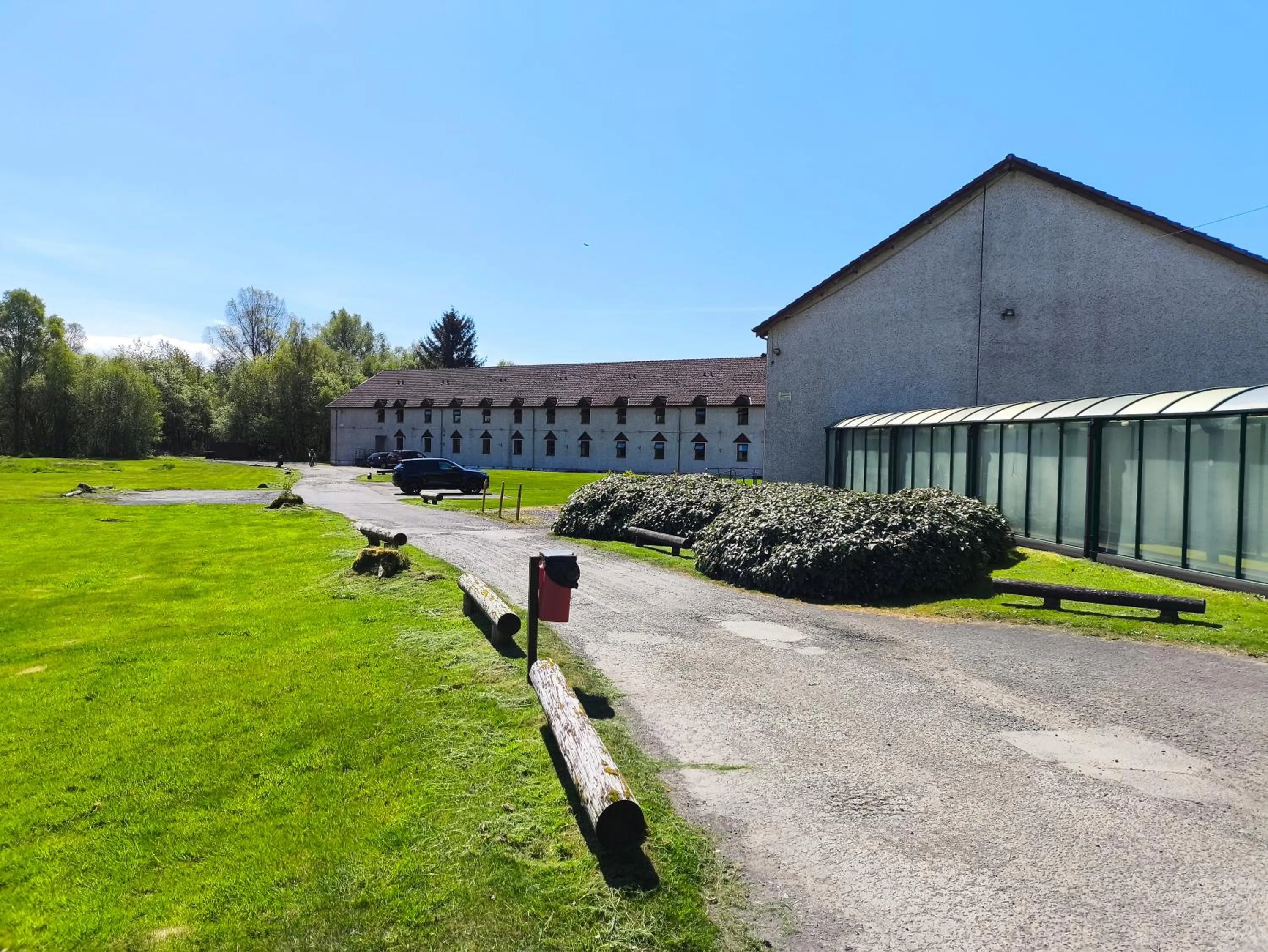 Property building in Rob Roy Hotel