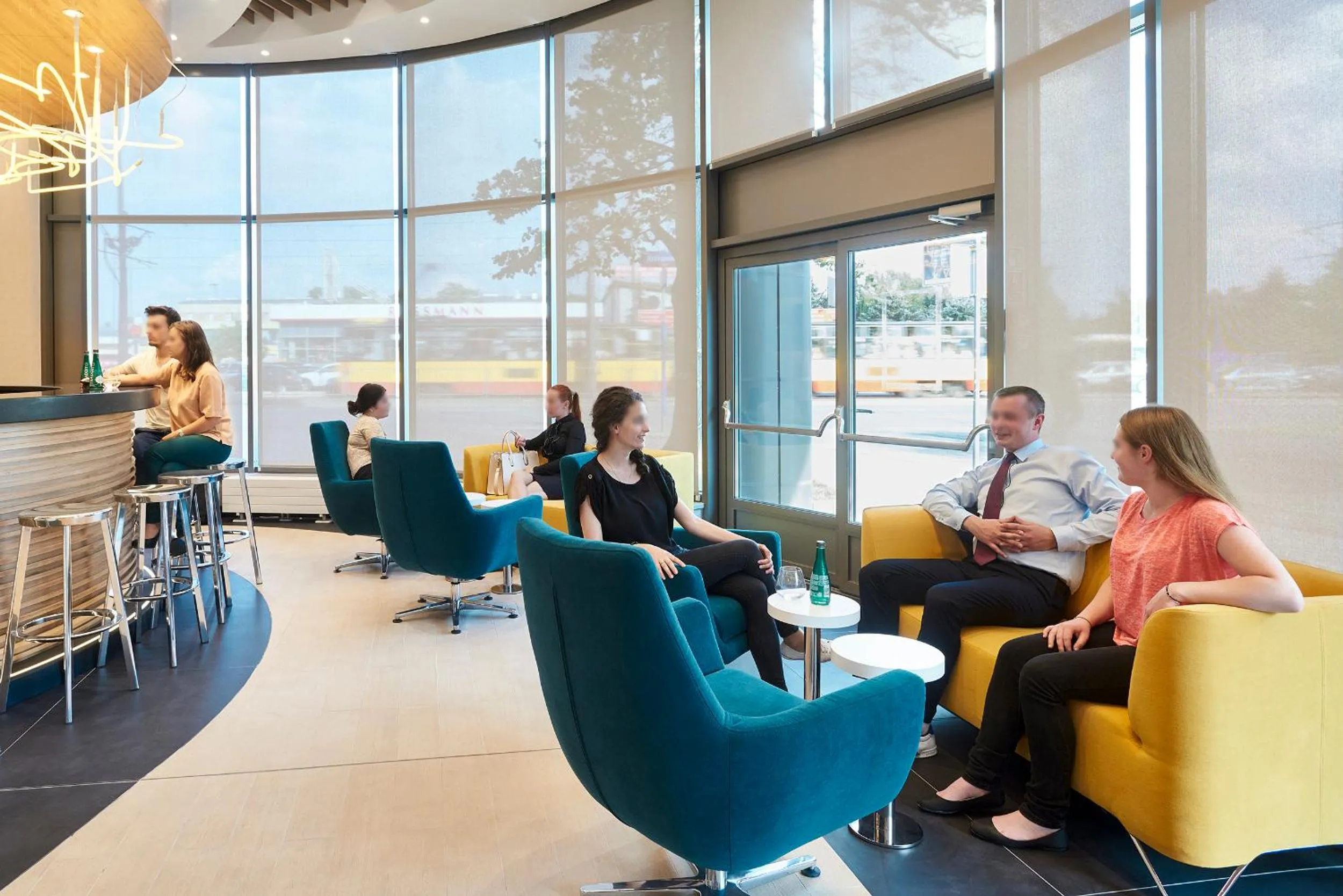 Lounge or bar in Golden Tulip Warsaw Airport