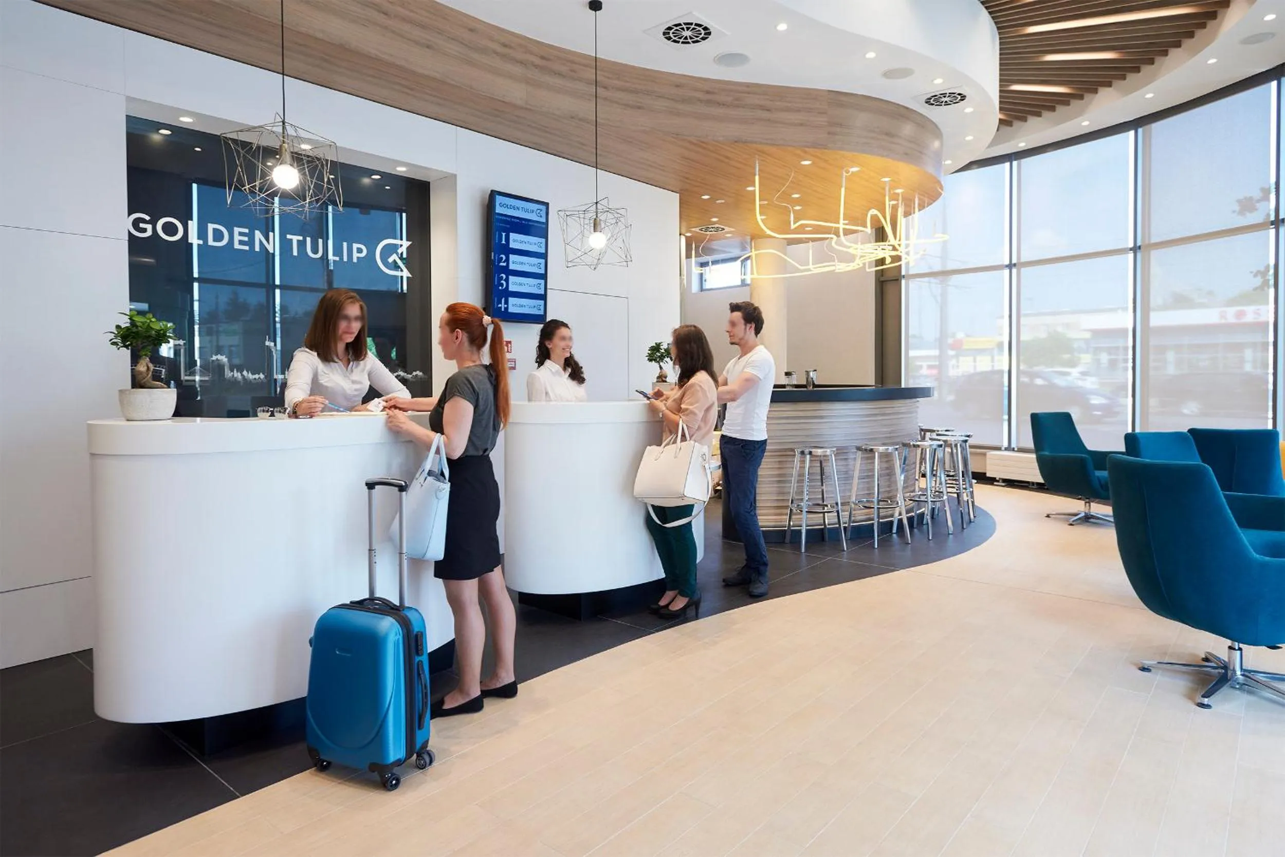 Lobby or reception in Golden Tulip Warsaw Airport