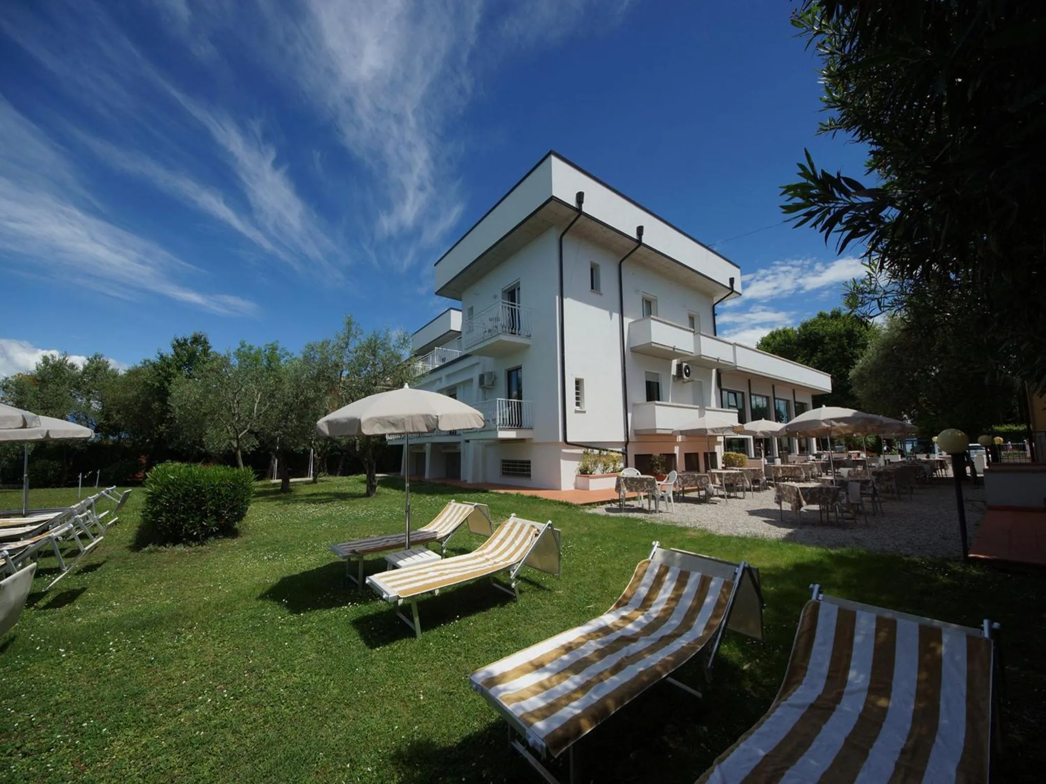 Property building in Hotel Saviola