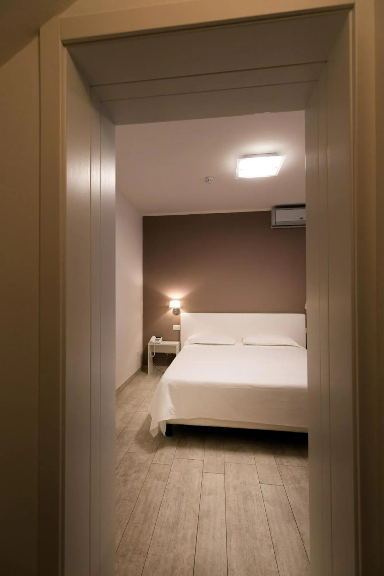Bed in Hotel Saviola