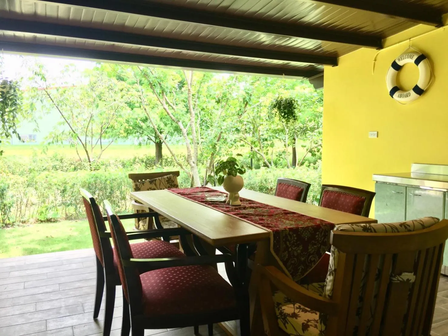 Patio in Yosemite Homestay