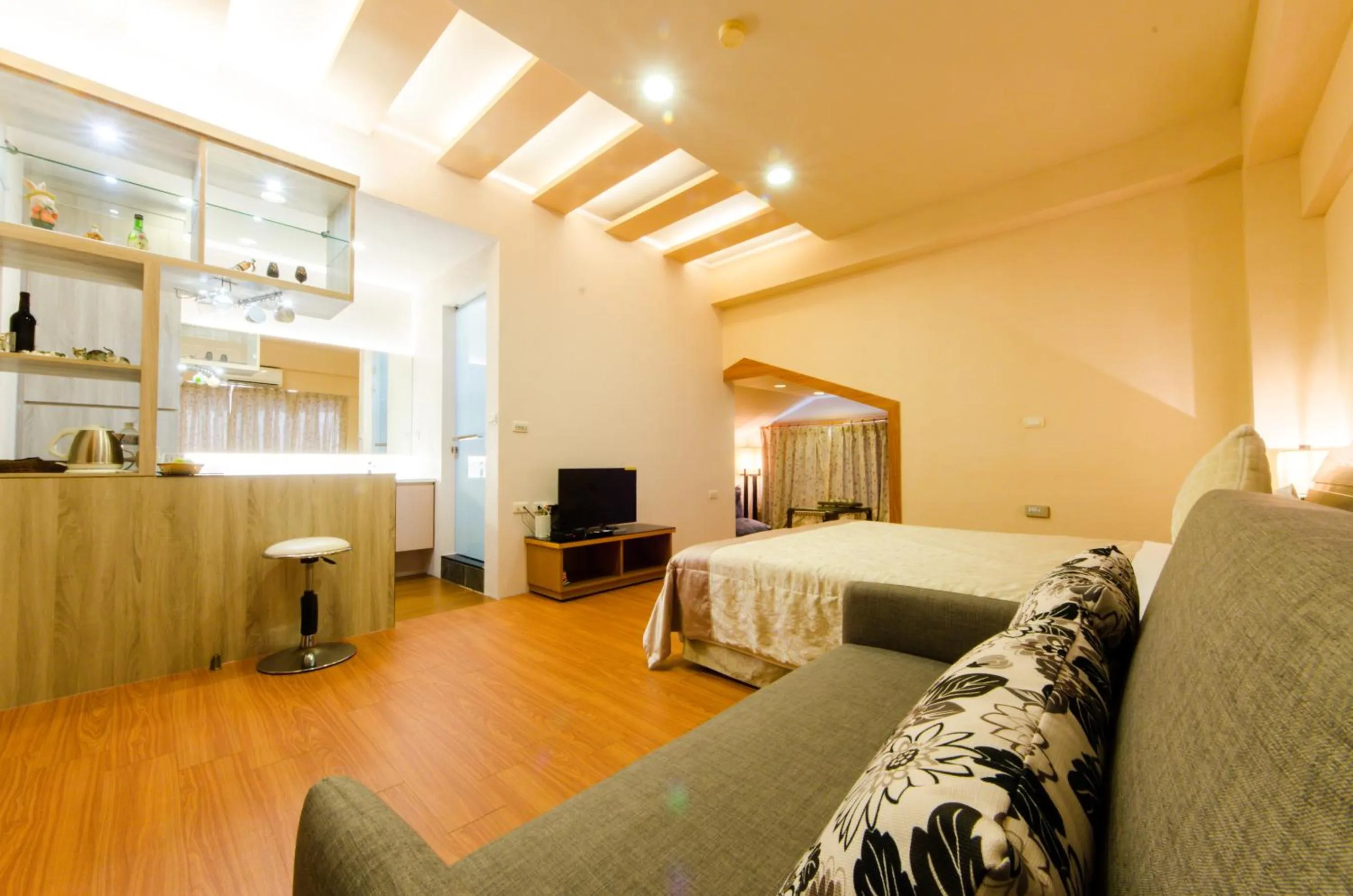 Photo of the whole room, Bed in Yosemite Homestay