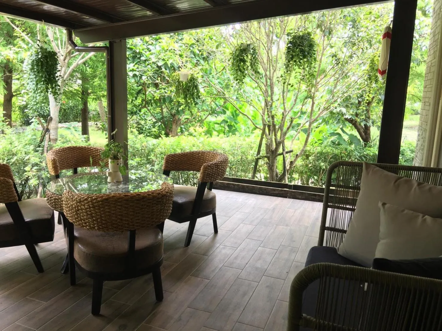 Patio in Yosemite Homestay