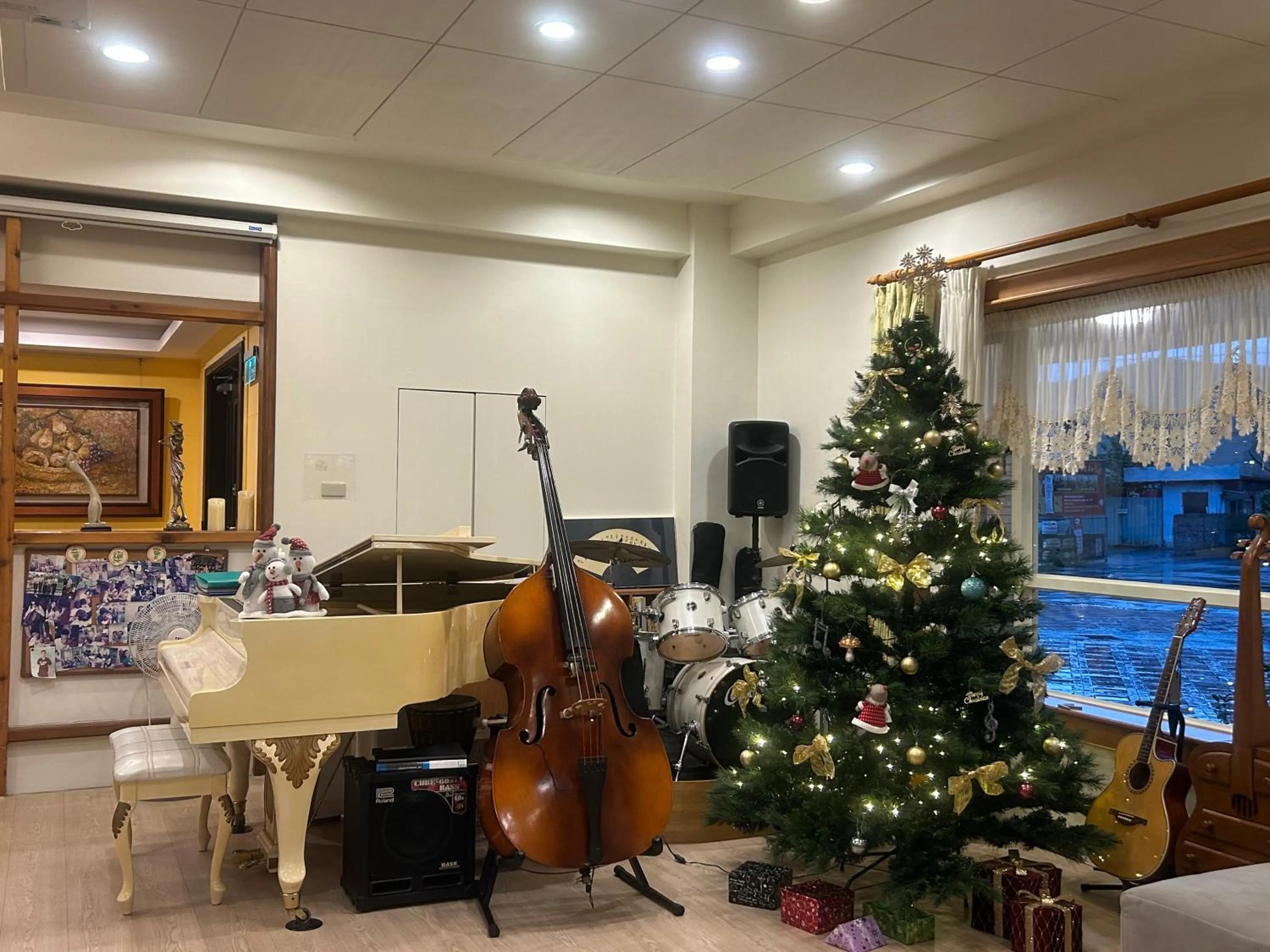 Living room in Yosemite Homestay