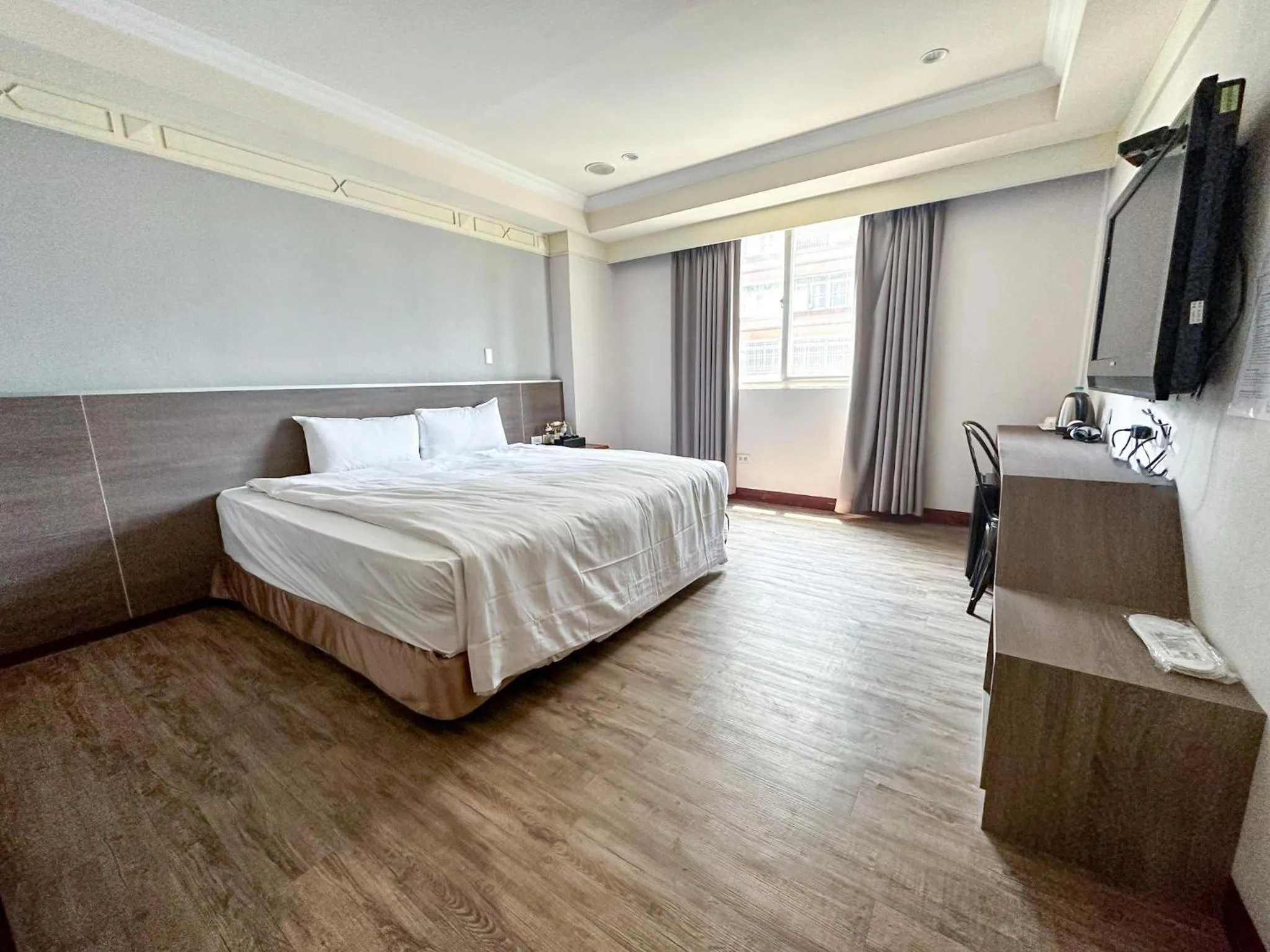 Photo of the whole room, Bed in The Rivero Hotel