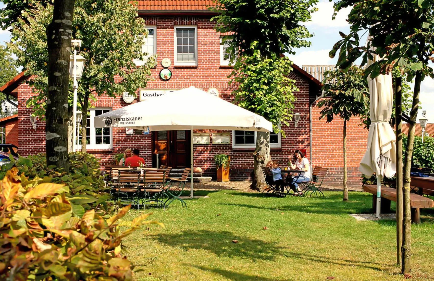 Property building in Hotel Zur Linde