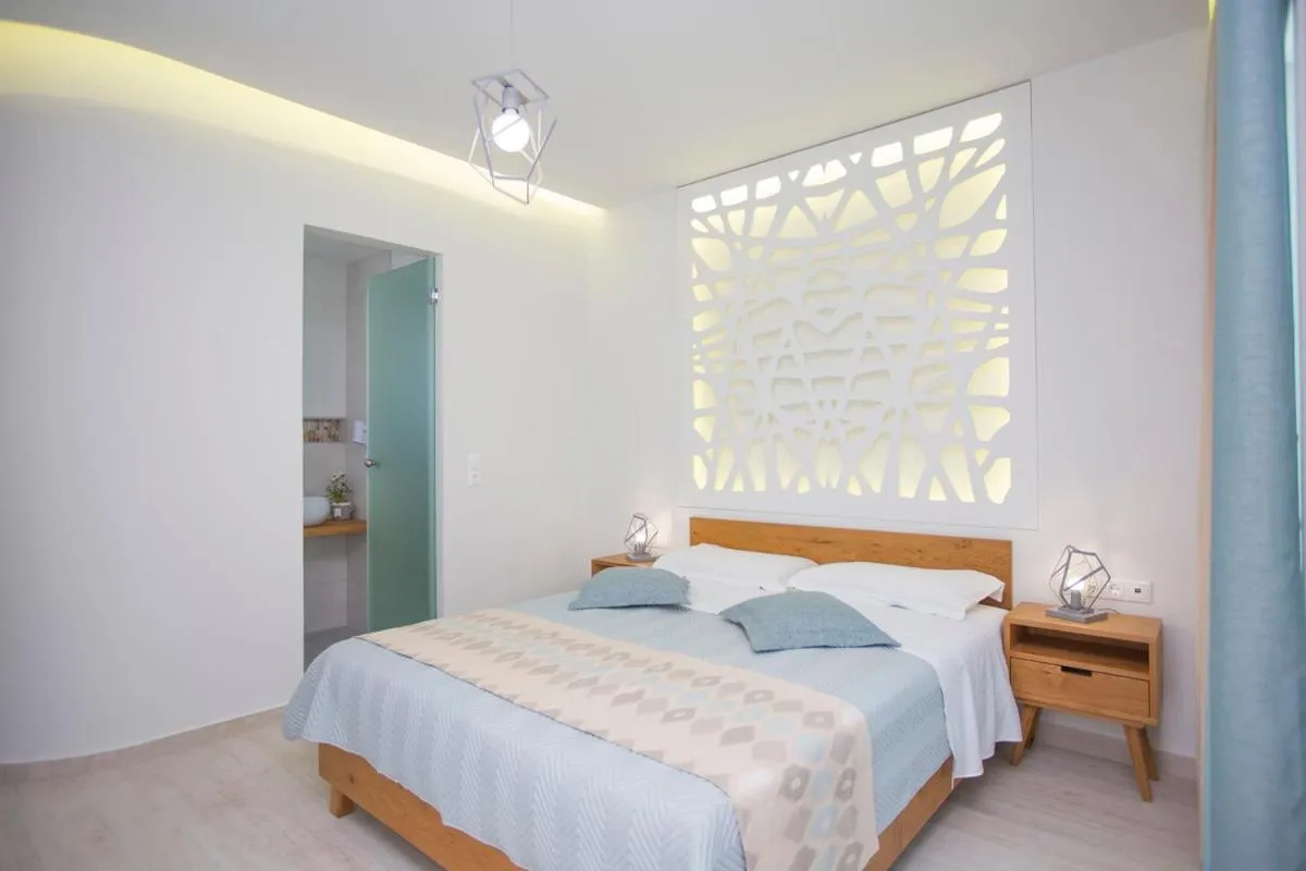 Bedroom, Bed in Glykeria