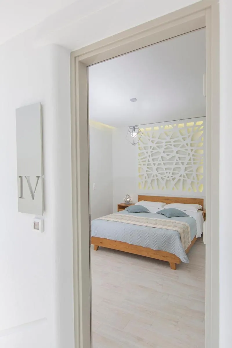 Bedroom, Bed in Glykeria