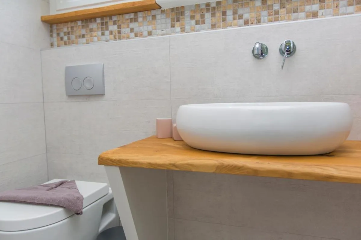 Bathroom in Glykeria