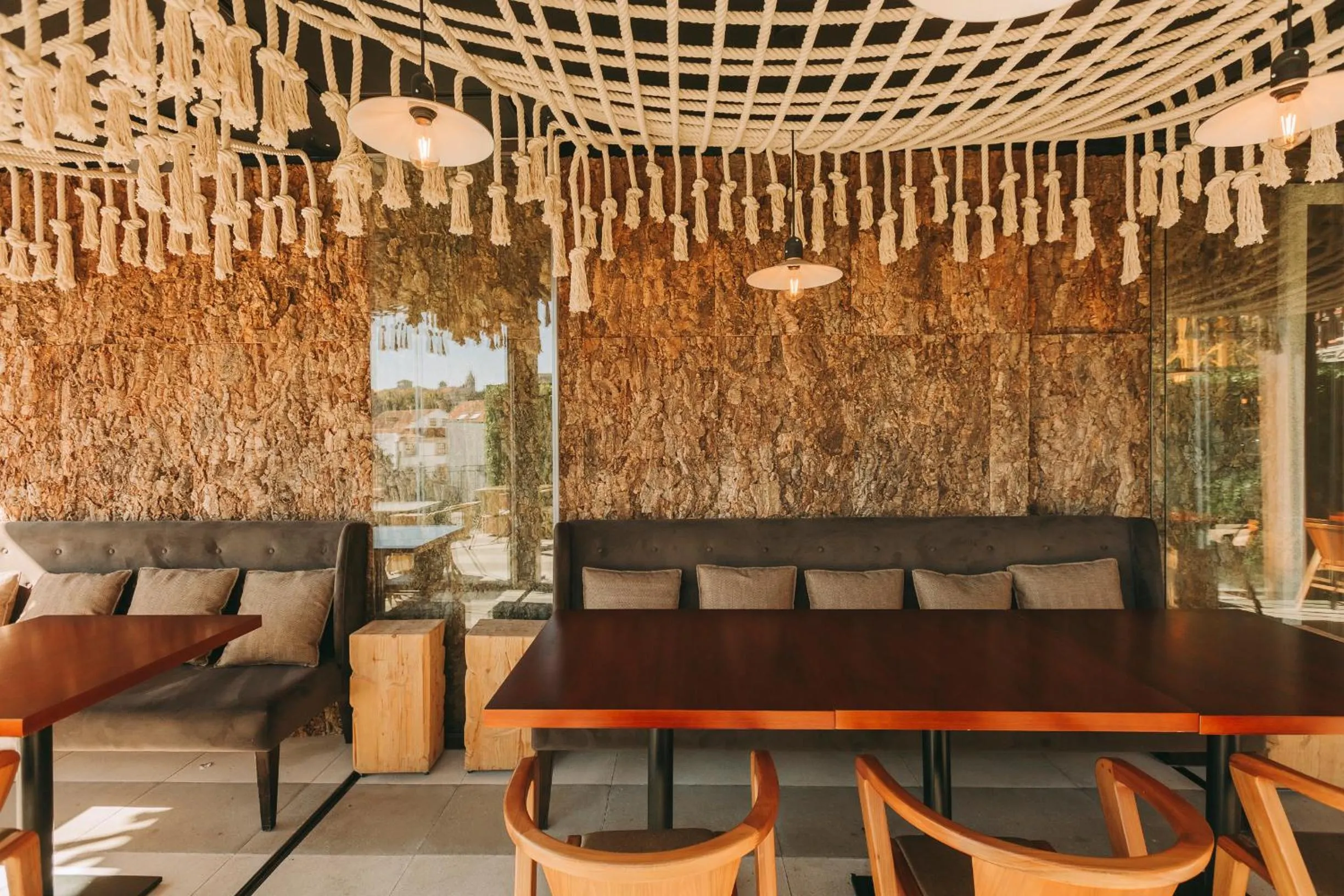 Restaurant/places to eat in Torel Avantgarde