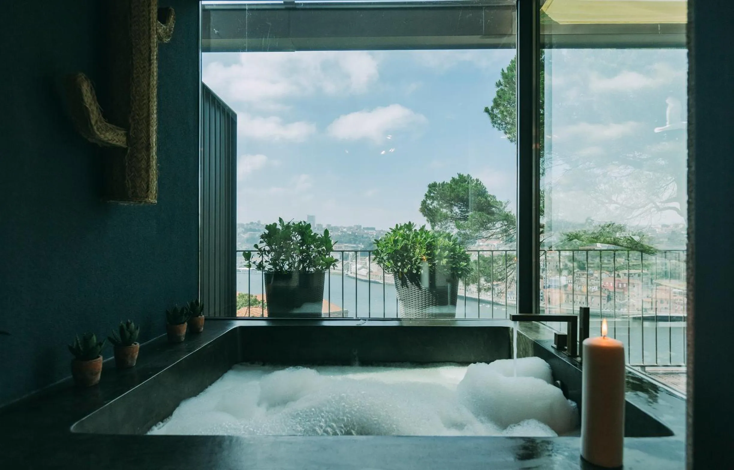 Bath in Torel Avantgarde