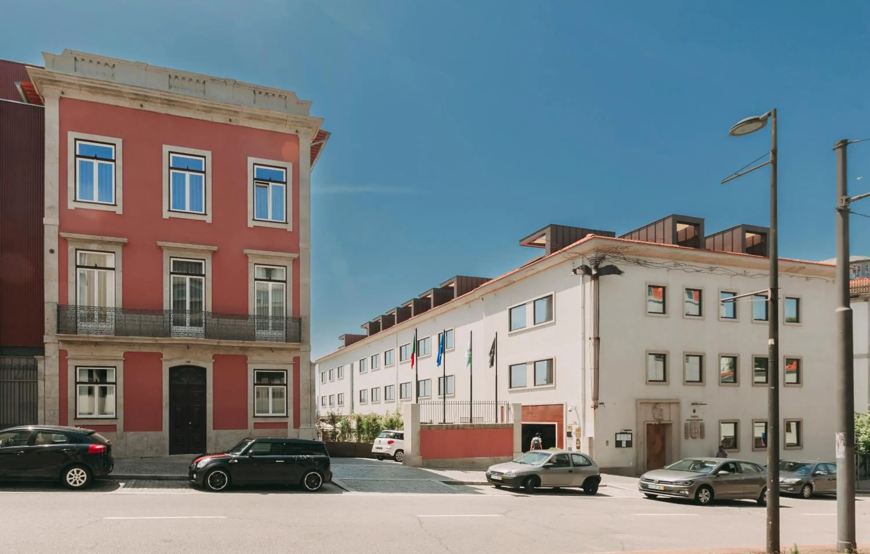 Property building in Torel Avantgarde Property building in Torel Avantgarde
