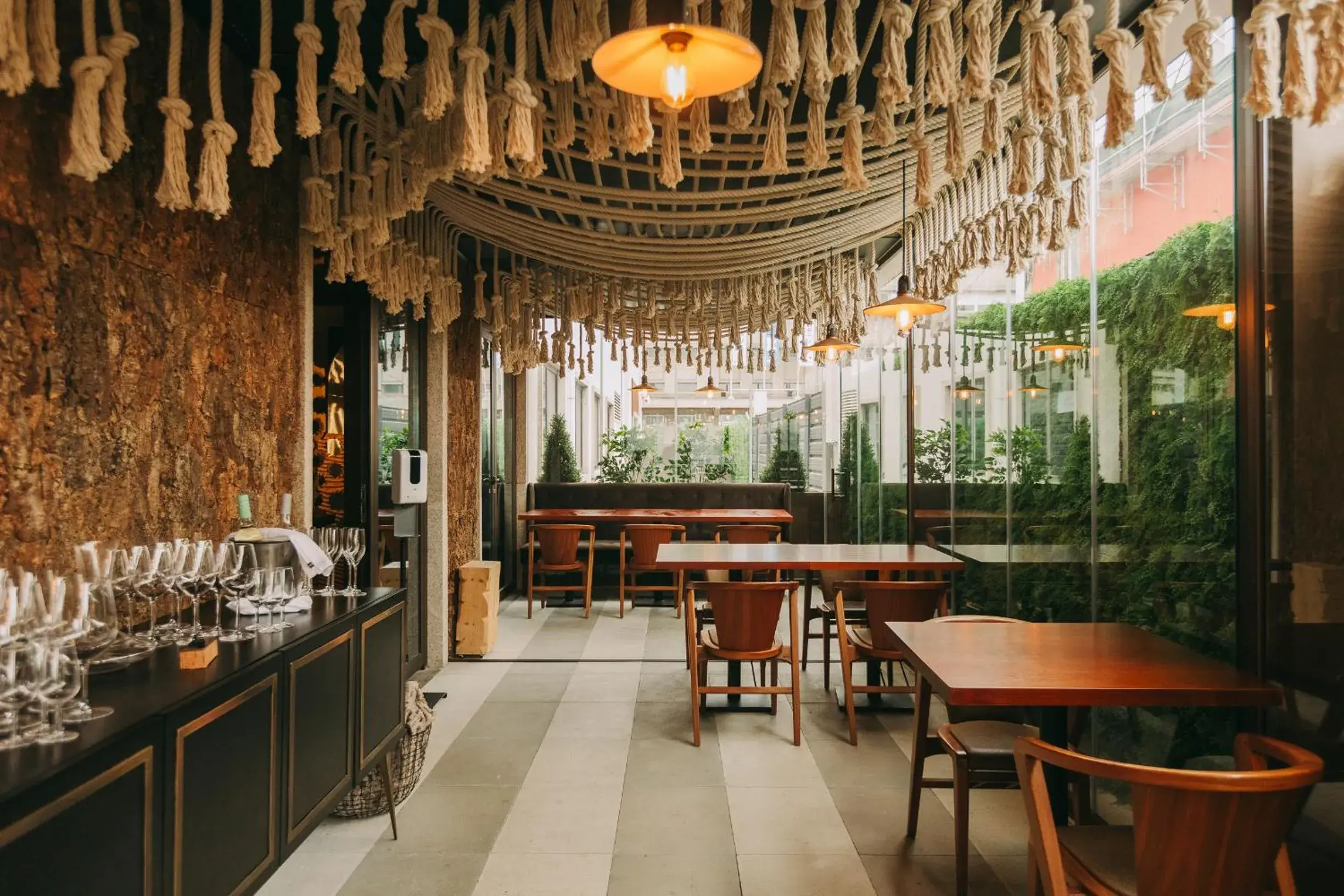 Restaurant/places to eat in Torel Avantgarde Restaurant/places to eat in Torel Avantgarde