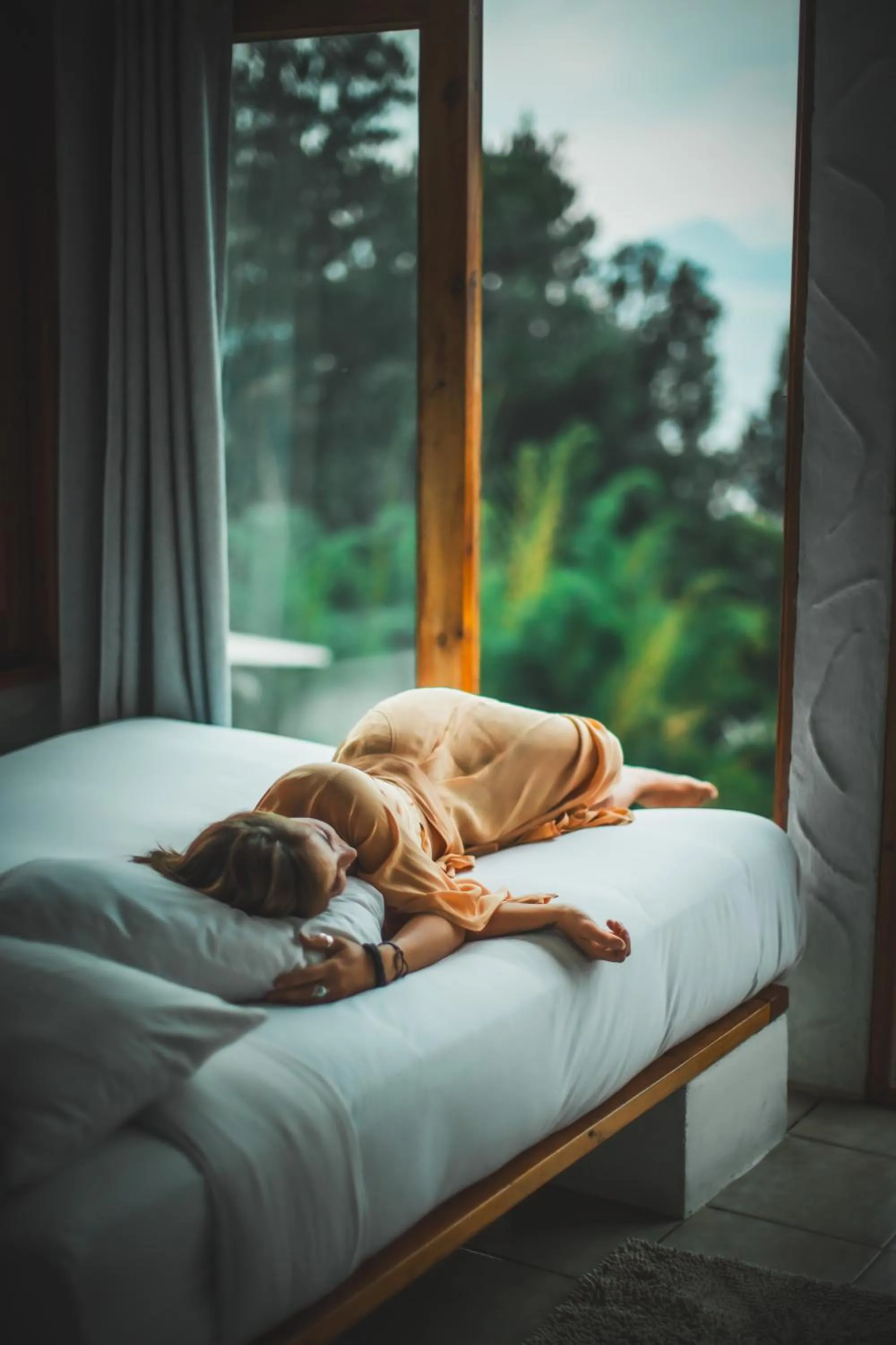 Bed in Lush Atitlán