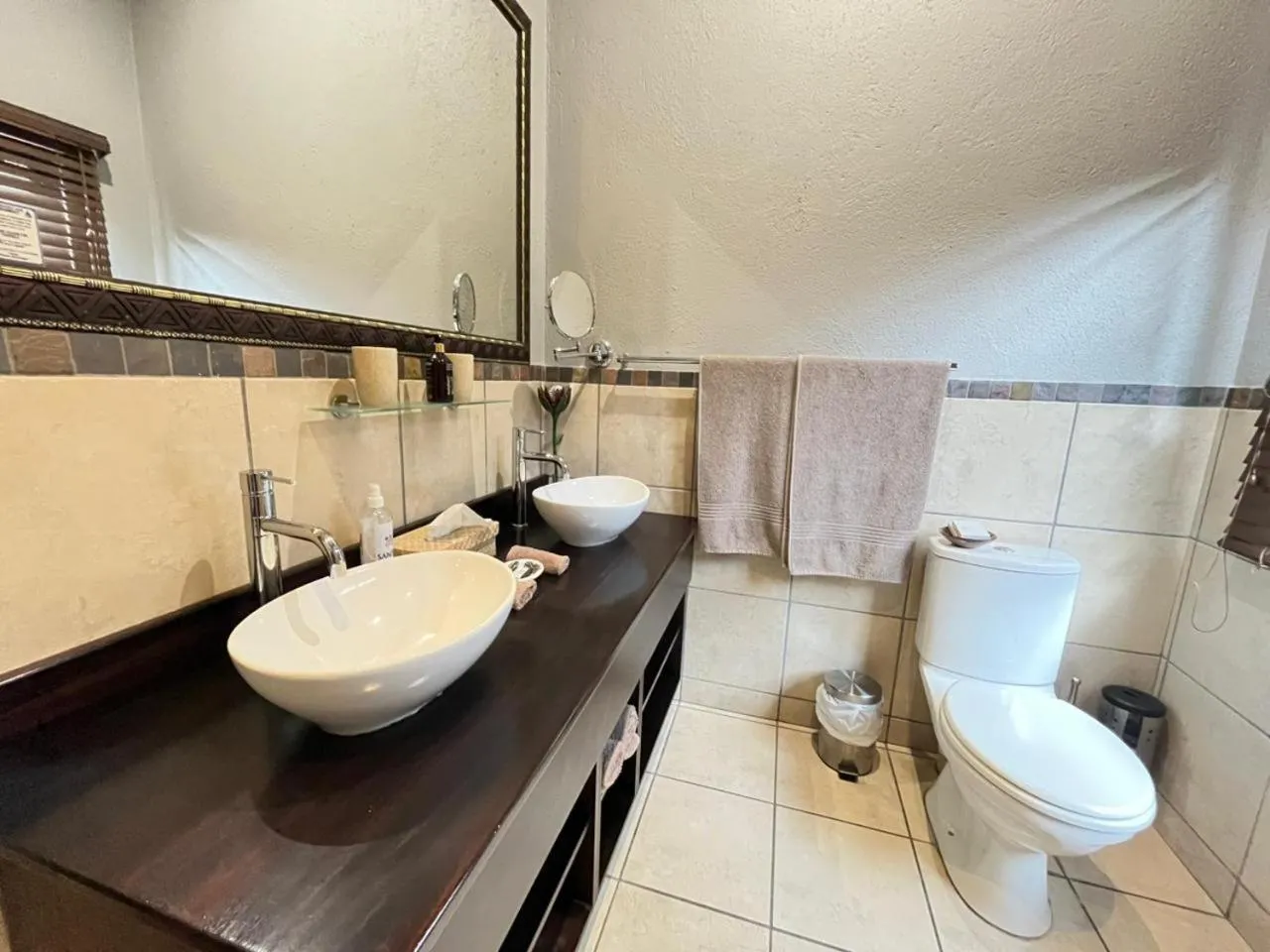 Toilet in Abangane Guest Lodge