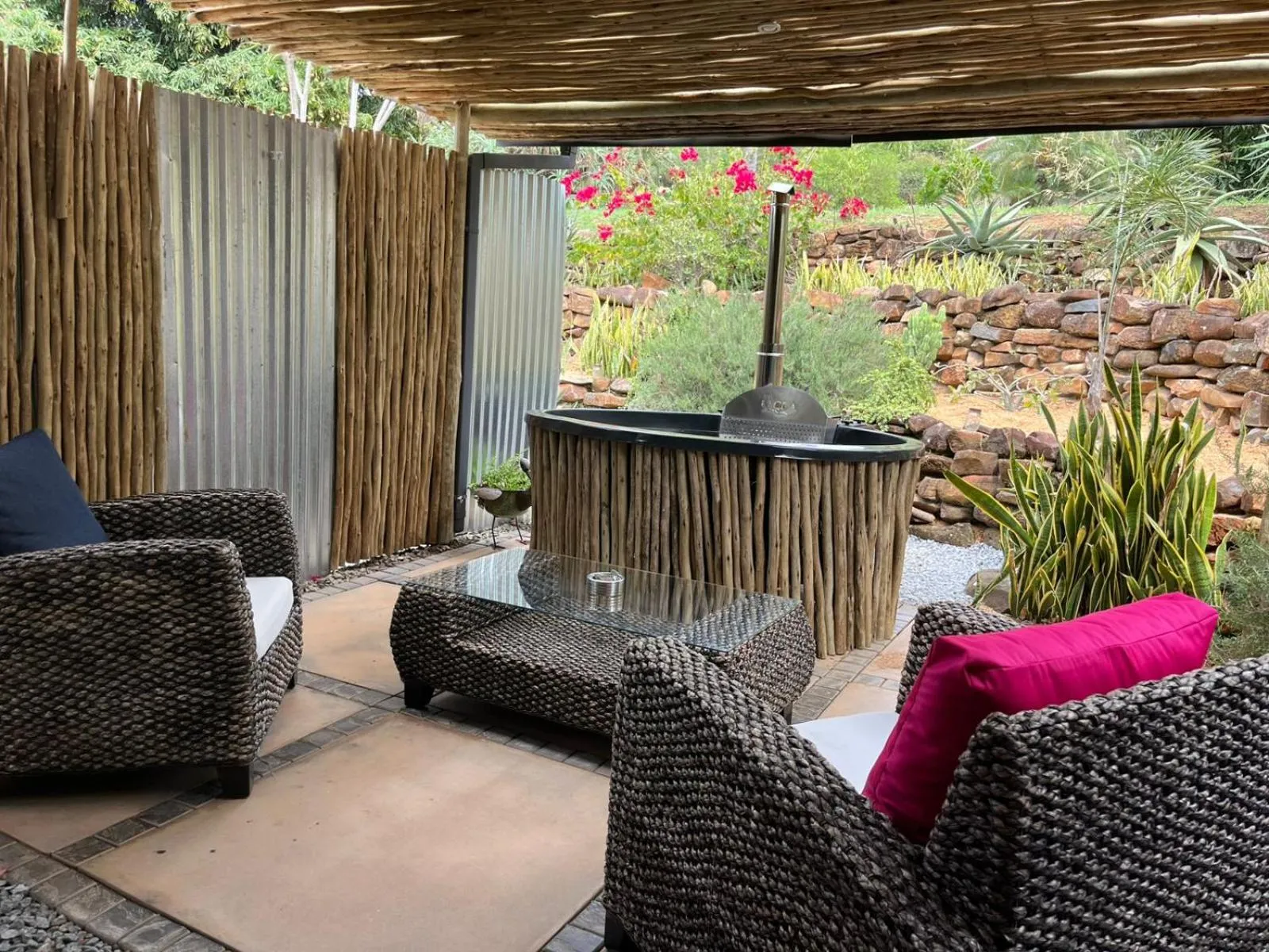 Garden view in Abangane Guest Lodge