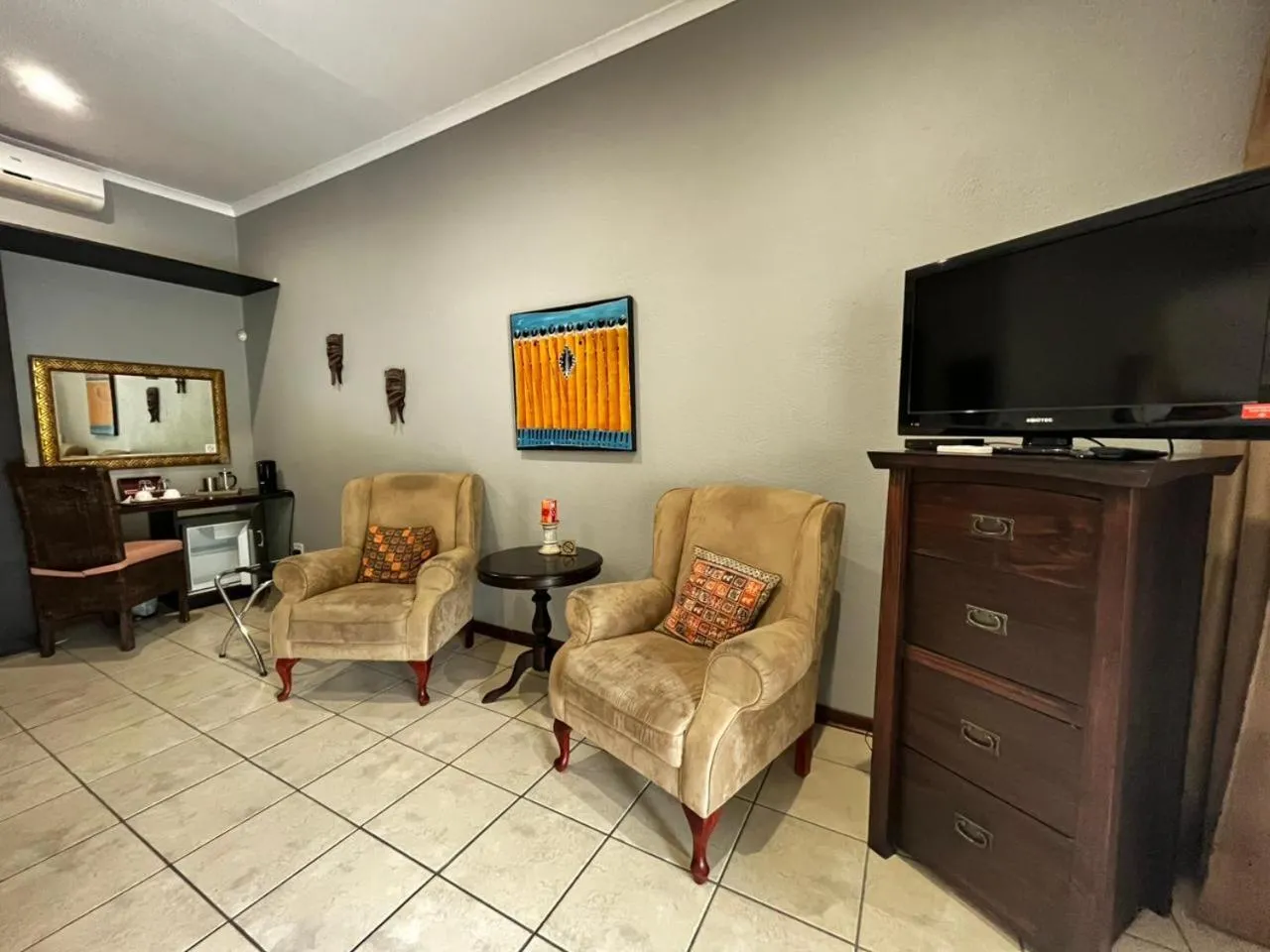 TV and multimedia in Abangane Guest Lodge