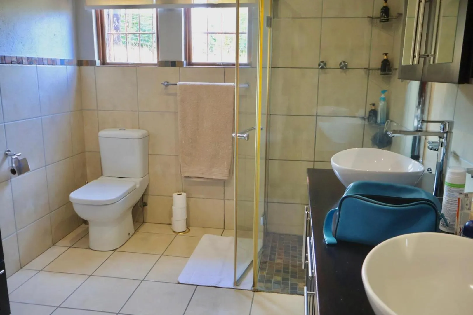 Shower in Abangane Guest Lodge