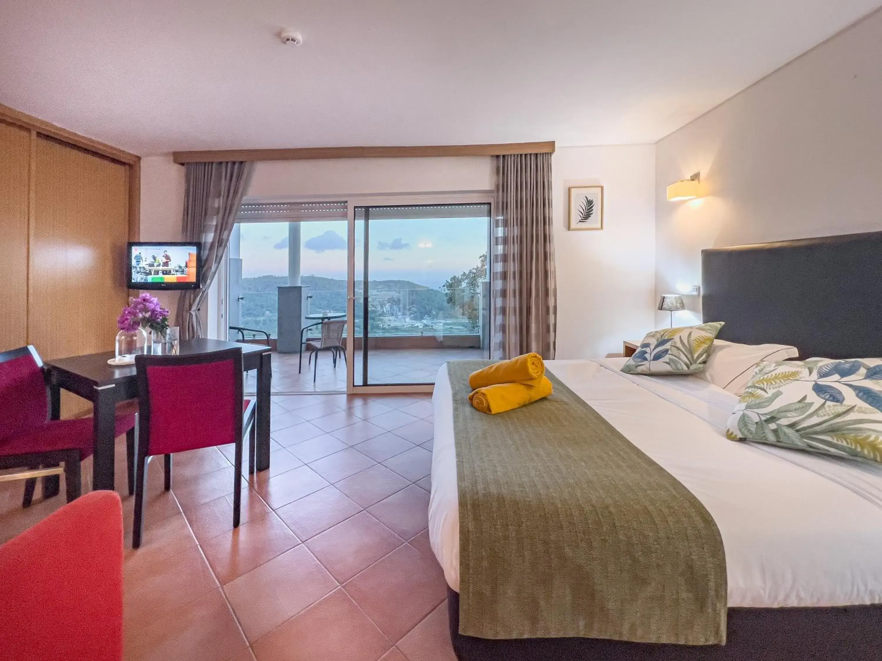 Studio with Balcony in VilaFoia Studio with Balcony in VilaFoia