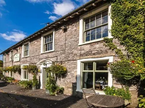 Property building in The Oakhill Inn Property building in The Oakhill Inn