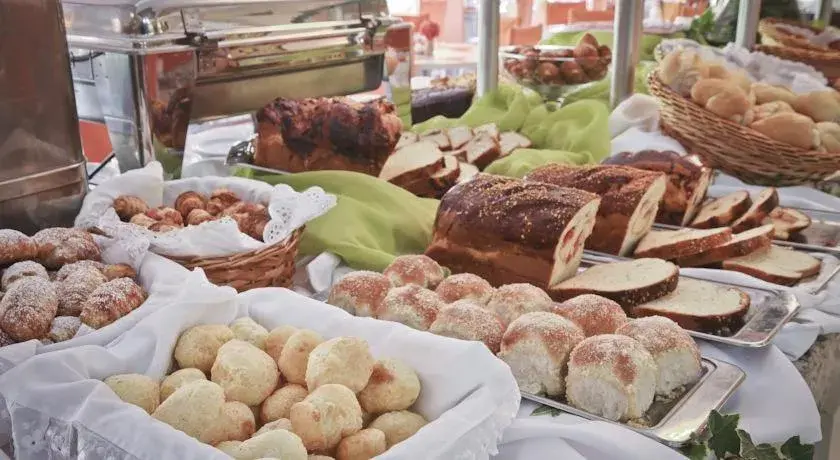 Food and drinks in Sky Ville Hotel Canela Food and drinks in Sky Ville Hotel Canela