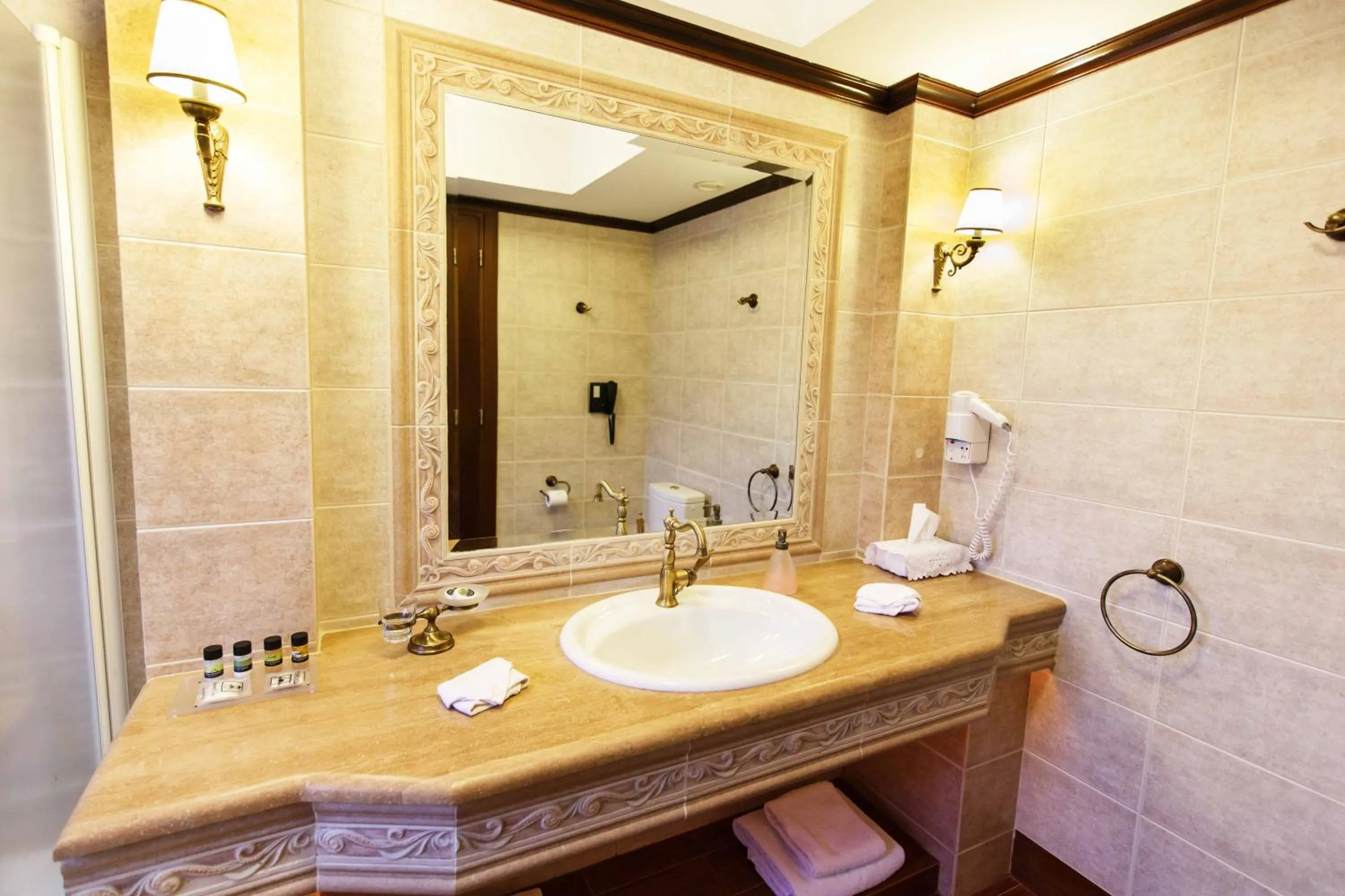 Bathroom in Estate Kalaitzis