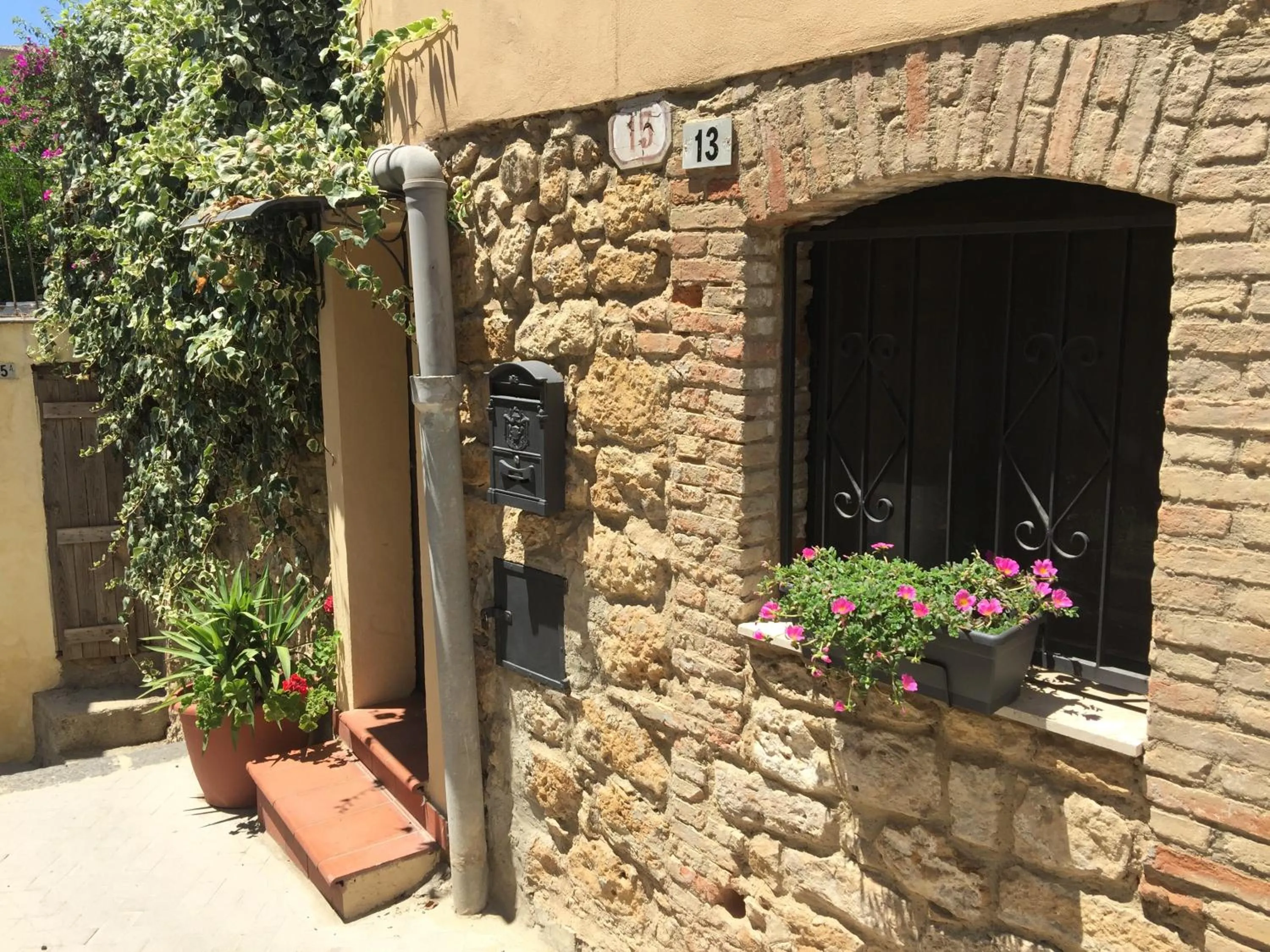 Property building in Giardino delle Zagare