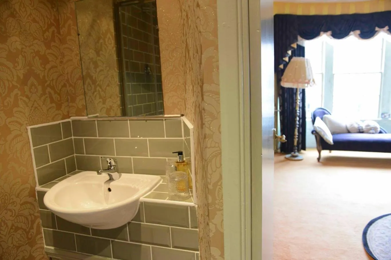 Bed in Hotel Pelirocco