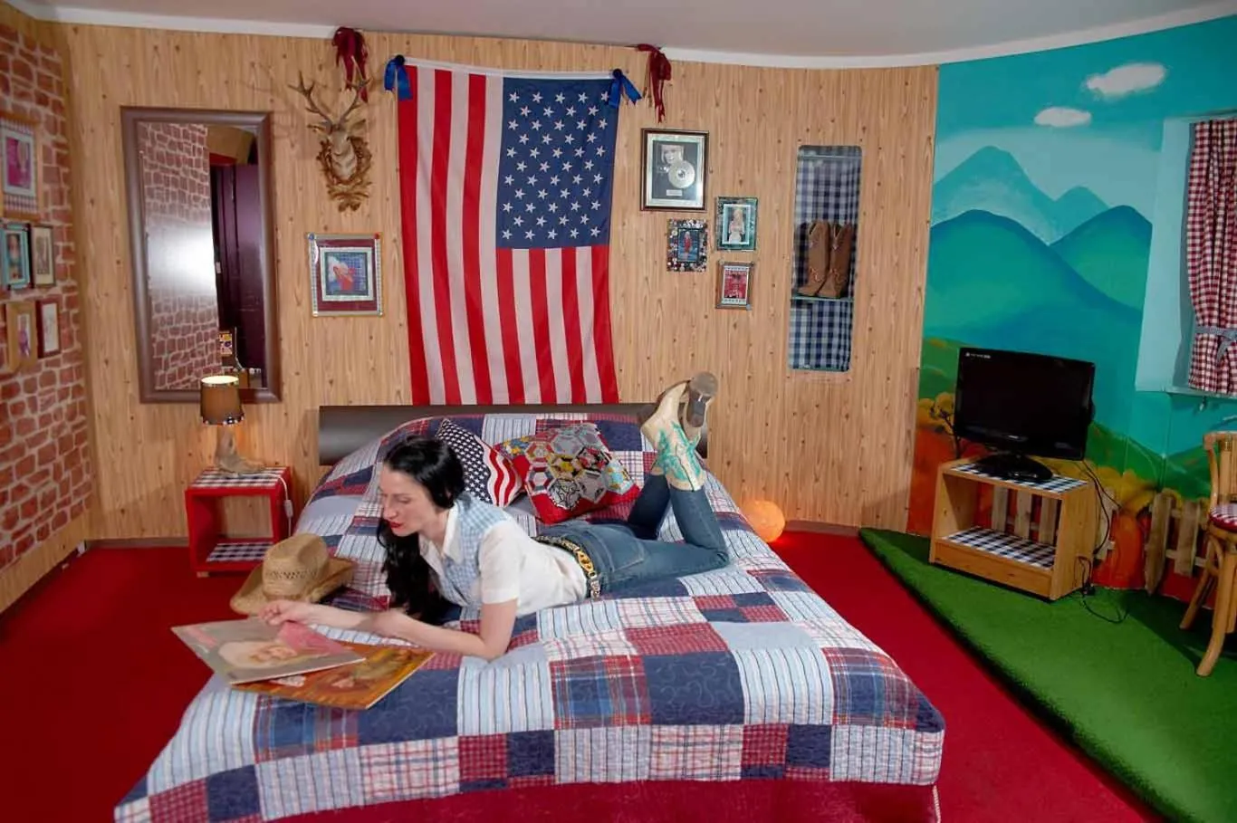 Bed in Hotel Pelirocco