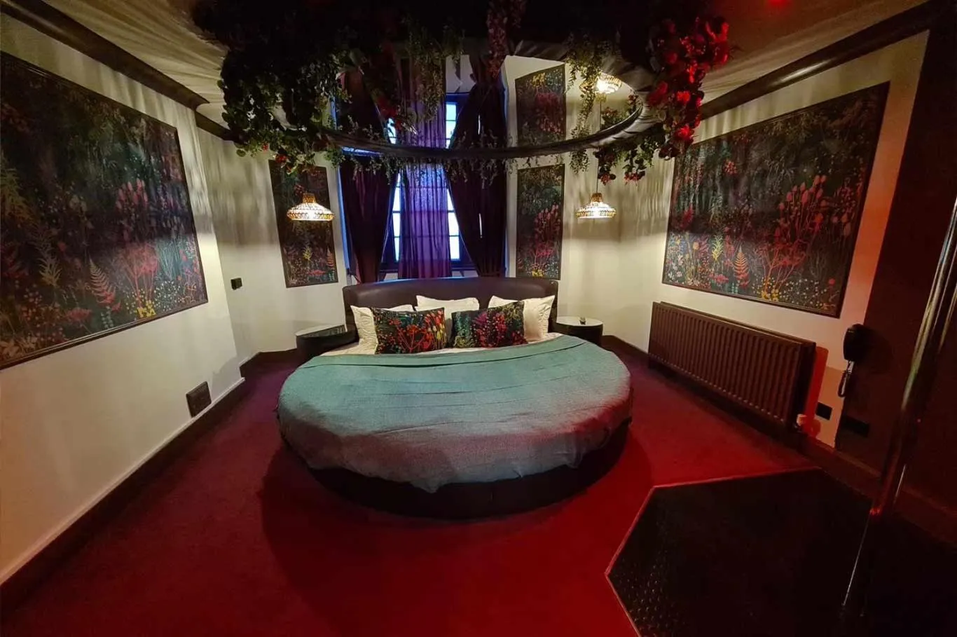 Bed in Hotel Pelirocco