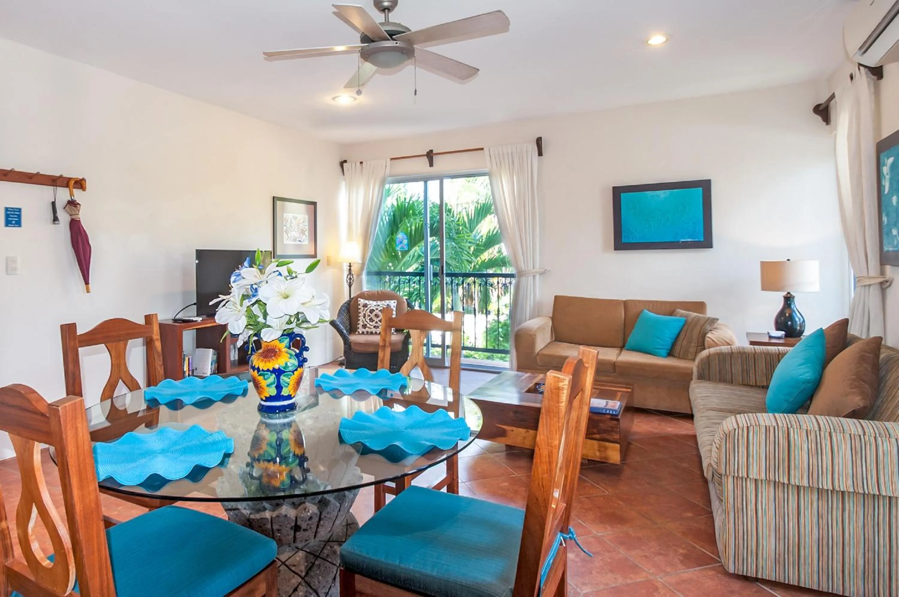 Kitchen or kitchenette in Abbey Del Sol - Beach-steps condos