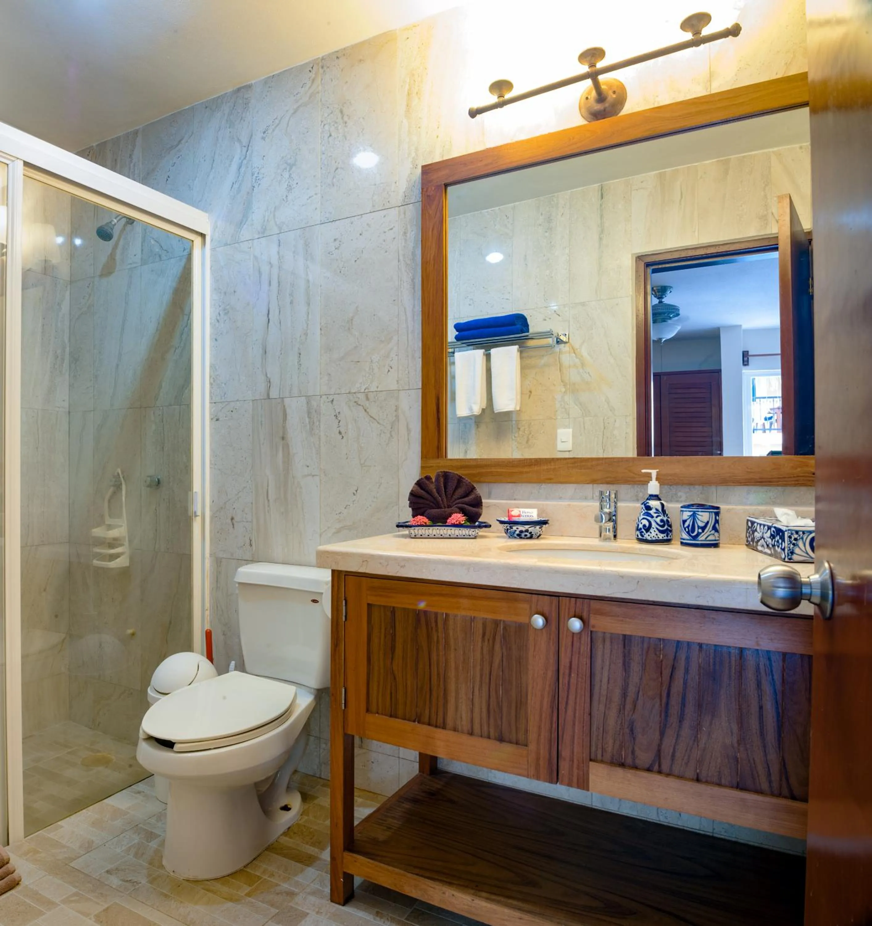 Shower in Abbey Del Sol - Beach-steps condos