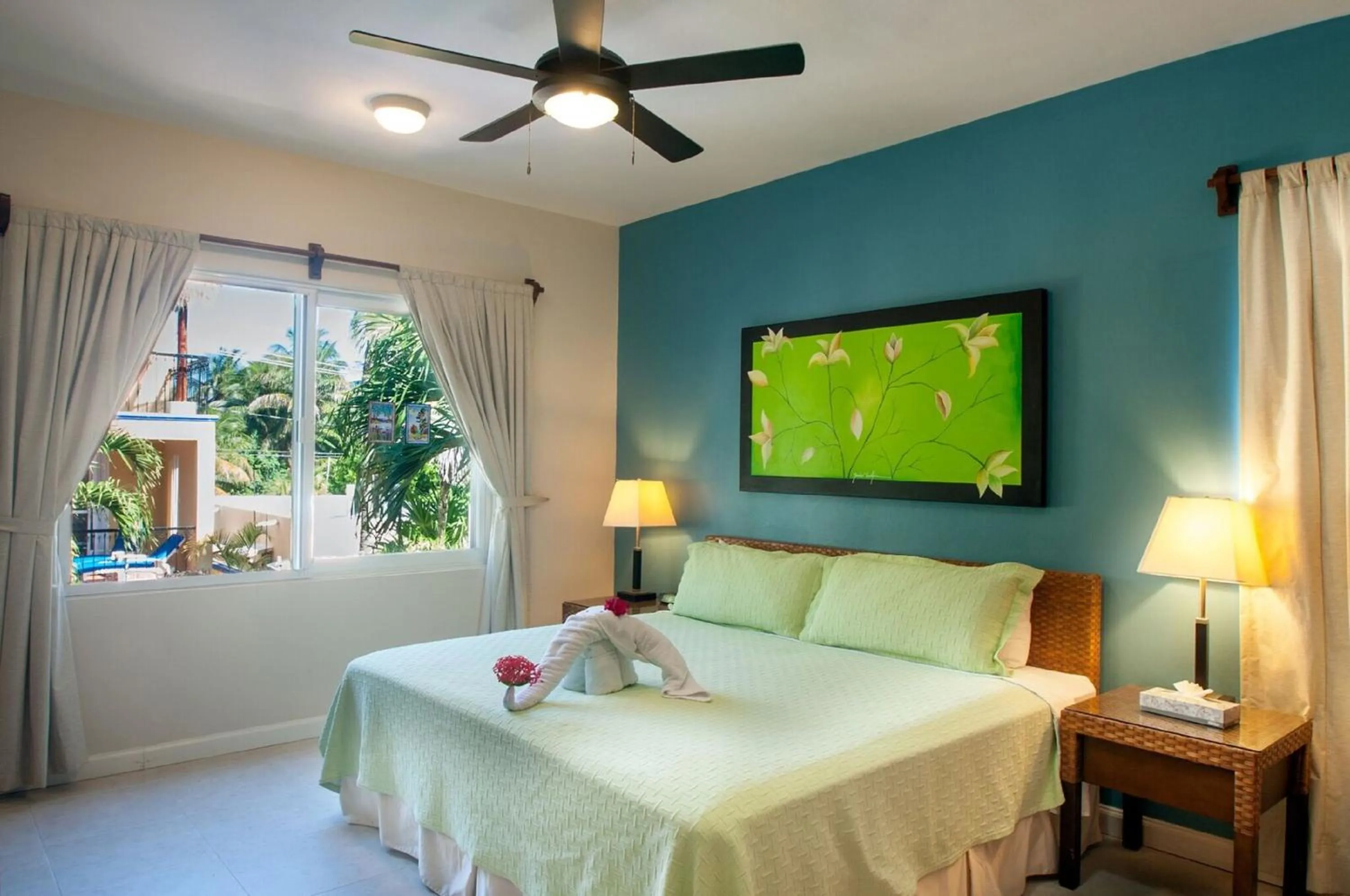 Bedroom, Bed in Abbey Del Sol - Beach-steps condos