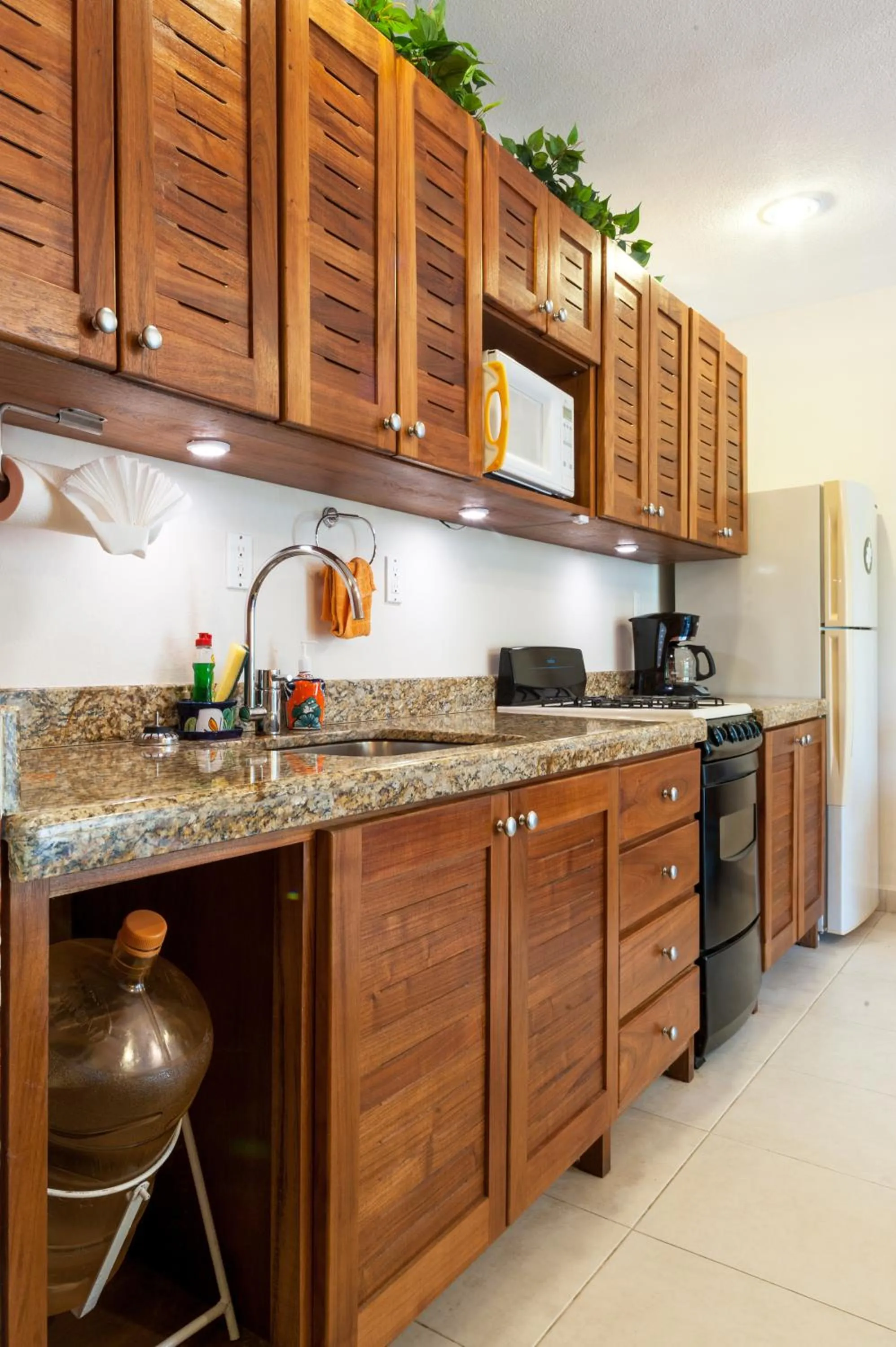 Coffee/tea facilities in Abbey Del Sol - Beach-steps condos