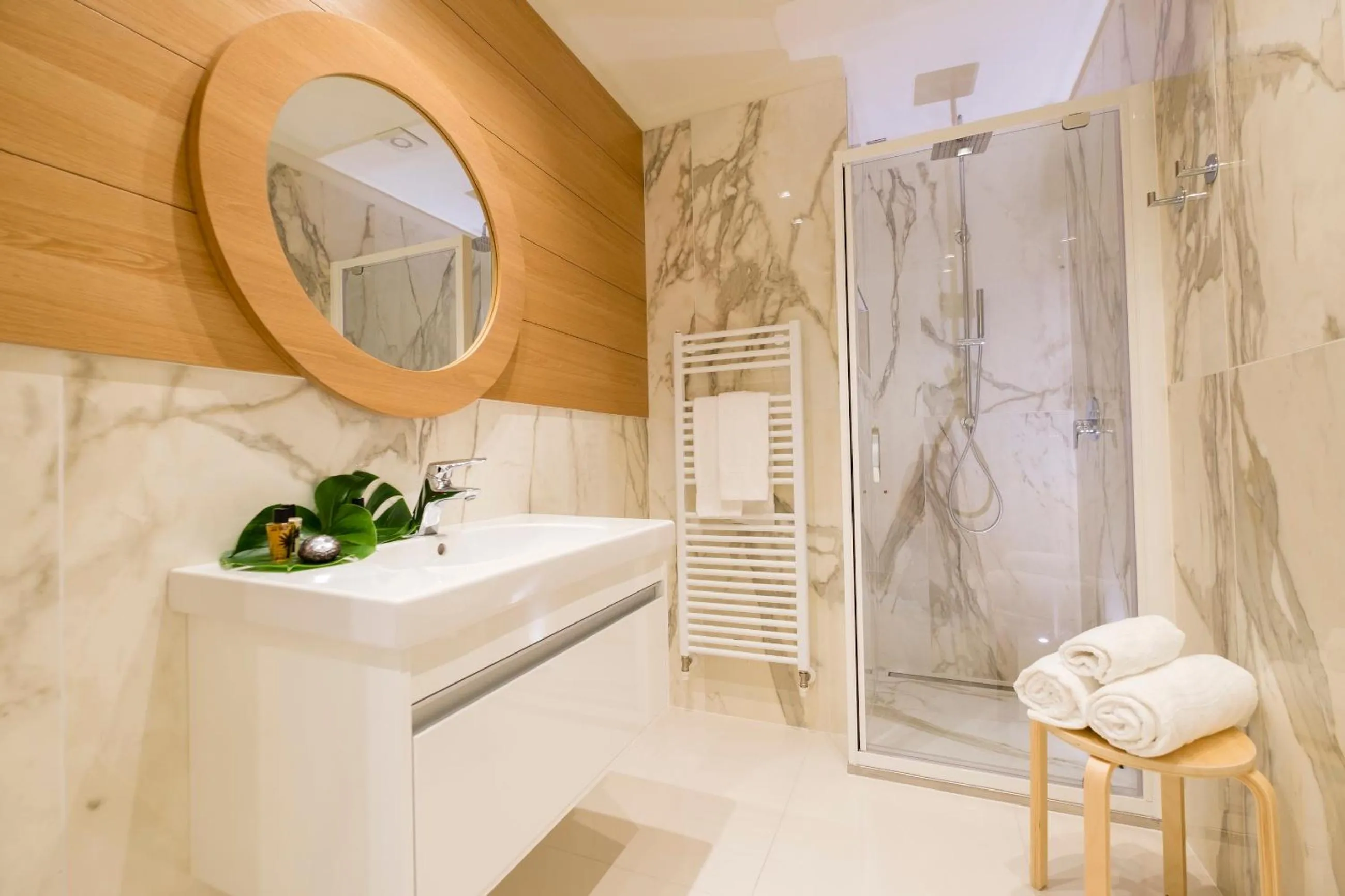 Bathroom in Metropol Ceccarini Suite - Luxury apartments